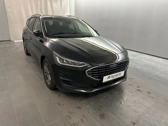 Ford Focus view 2