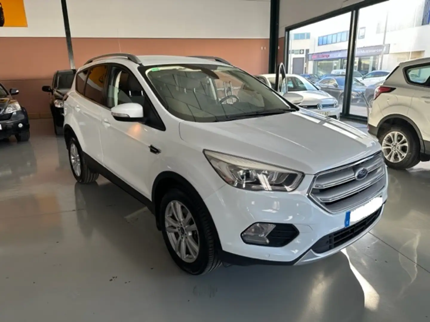 Ford Kuga 2.0TDCi Auto S&S Trend 4x4 150 Wit - 1