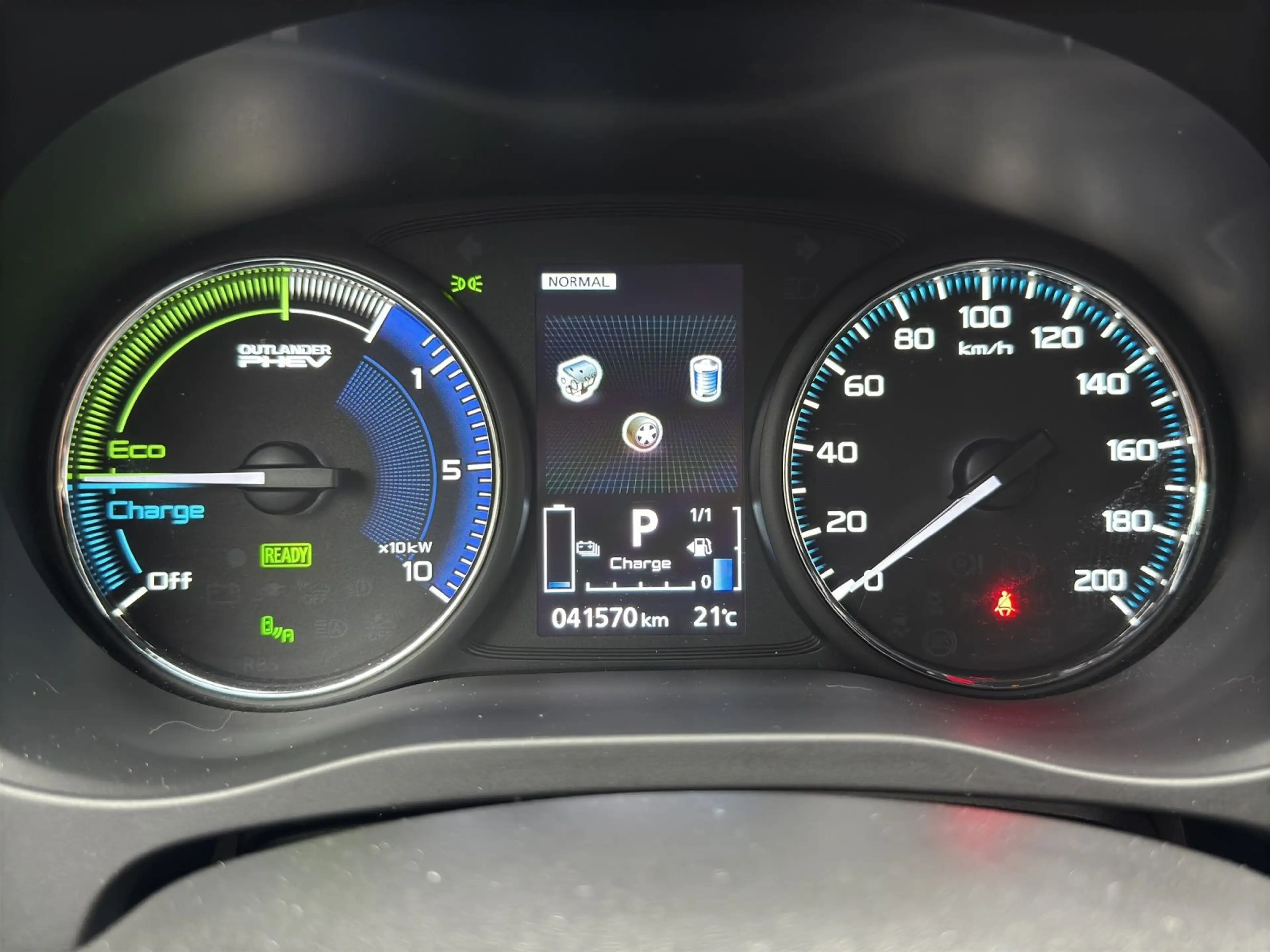 Mitsubishi Outlander 2.4 PHEV Plug-in Hybrid 4WD PLUS LEDER — photo 10