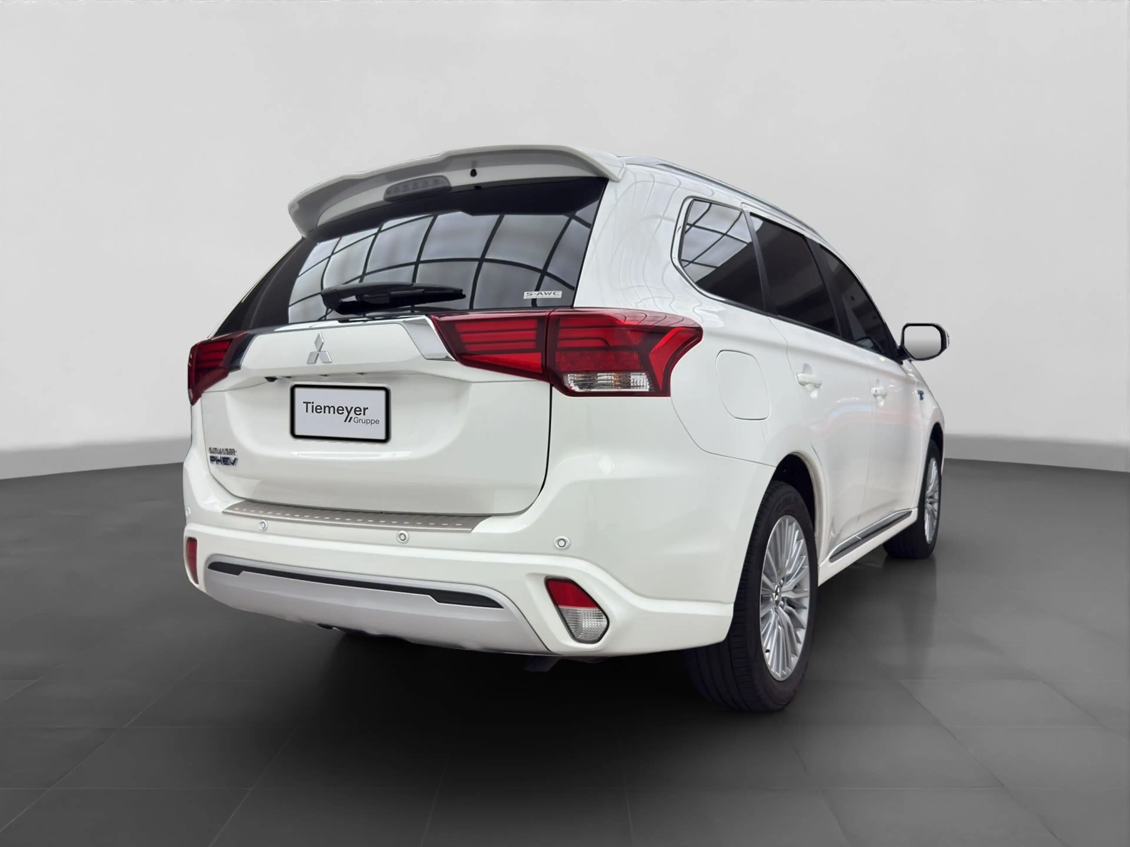 Mitsubishi Outlander 2.4 PHEV Plug-in Hybrid 4WD PLUS LEDER — photo 3