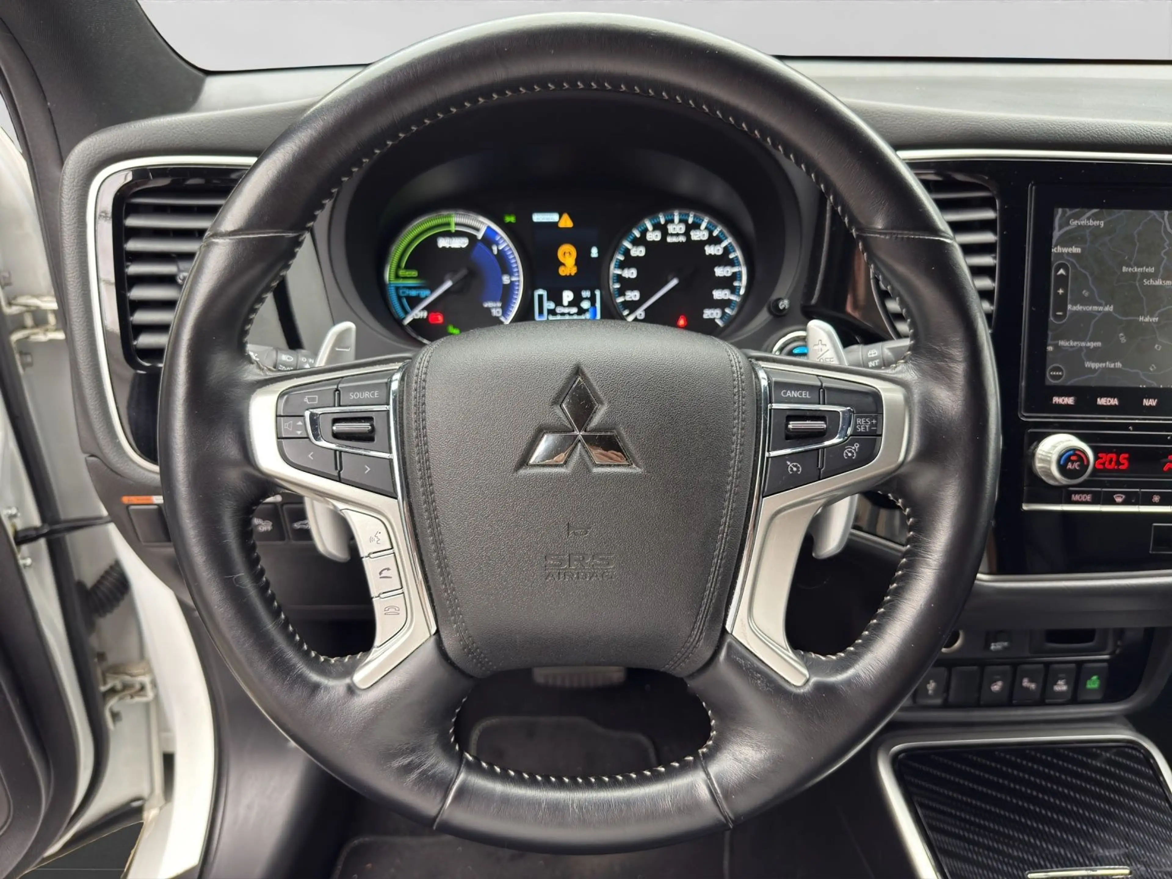 Mitsubishi Outlander 2.4 PHEV Plug-in Hybrid 4WD PLUS LEDER — photo 9