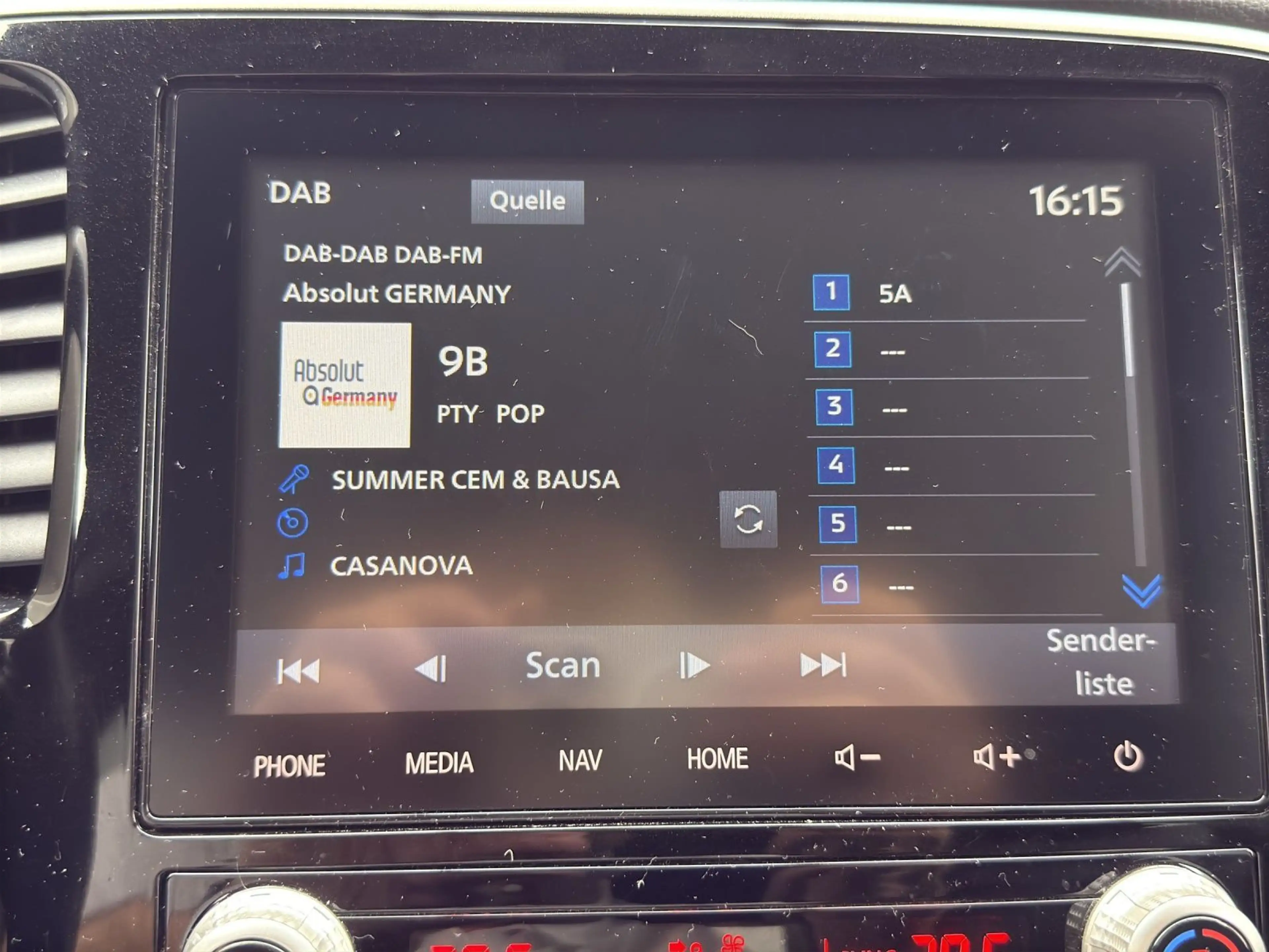 Mitsubishi Outlander 2.4 PHEV Plug-in Hybrid 4WD PLUS LEDER — photo 13