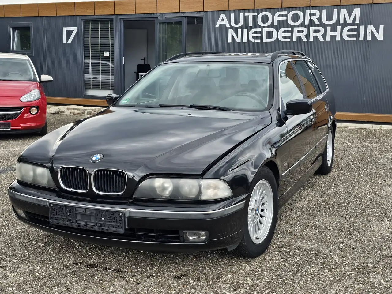 BMW 523