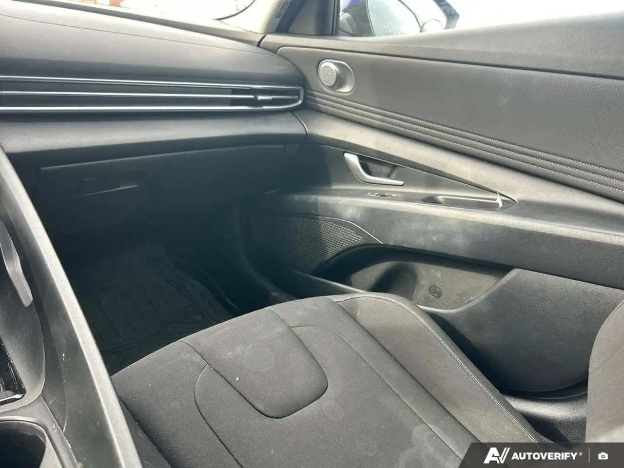 Hyundai ELANTRA снимка Hyundai ELANTRA