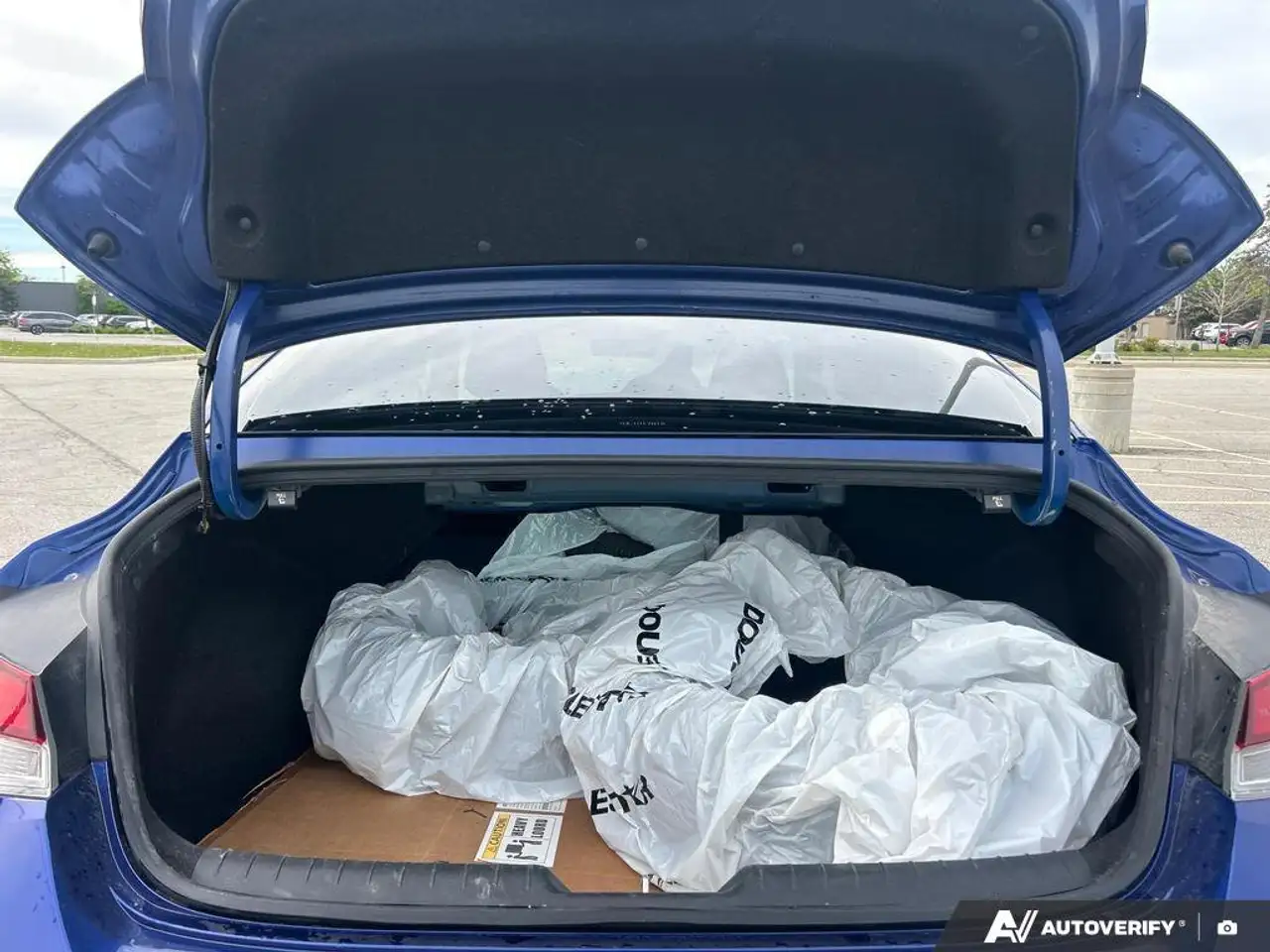 Hyundai ELANTRA снимка Hyundai ELANTRA