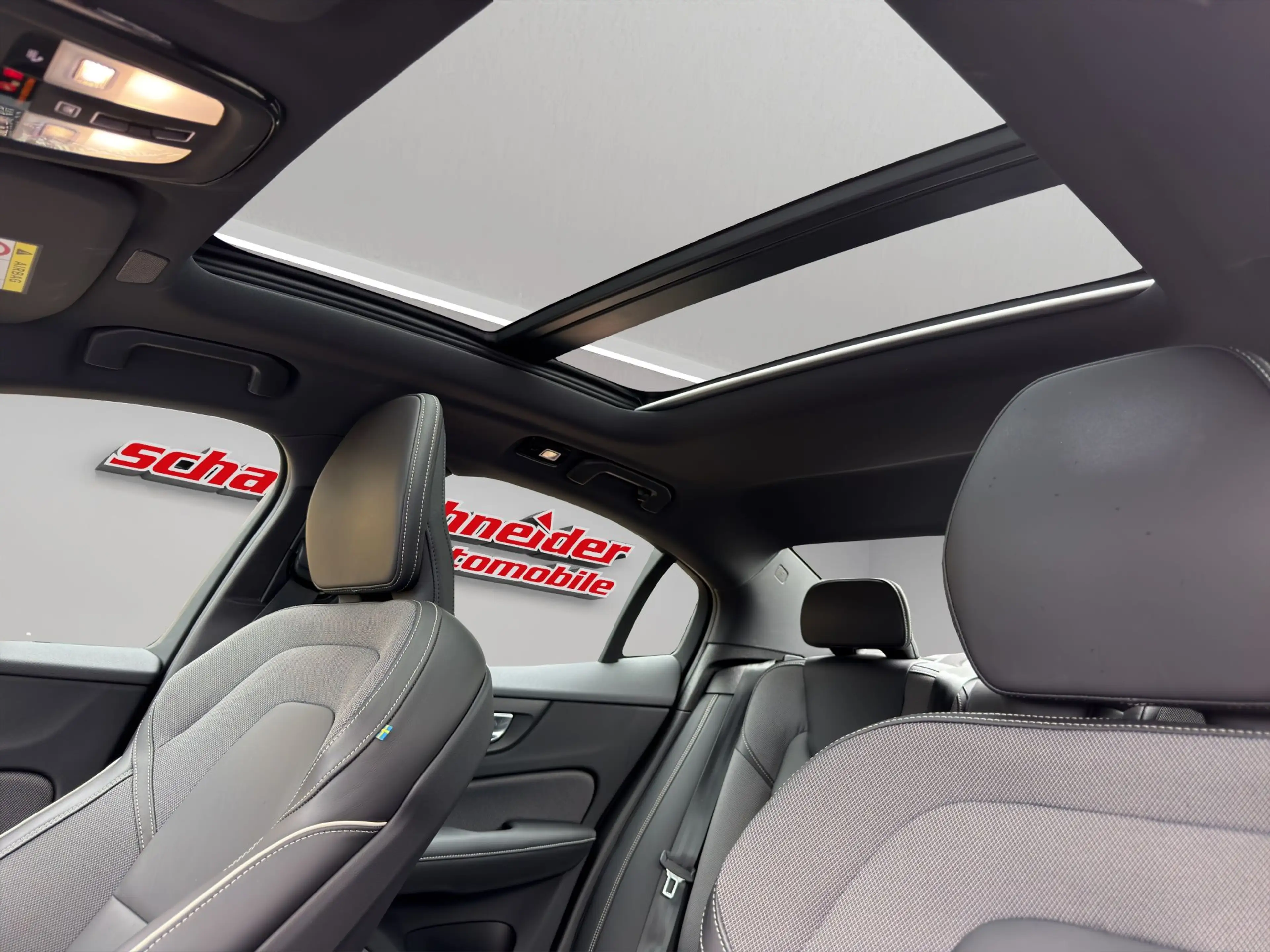 Volvo S60 B4 Plus Dark+Allwetter+Schiebed+360° — photo 14