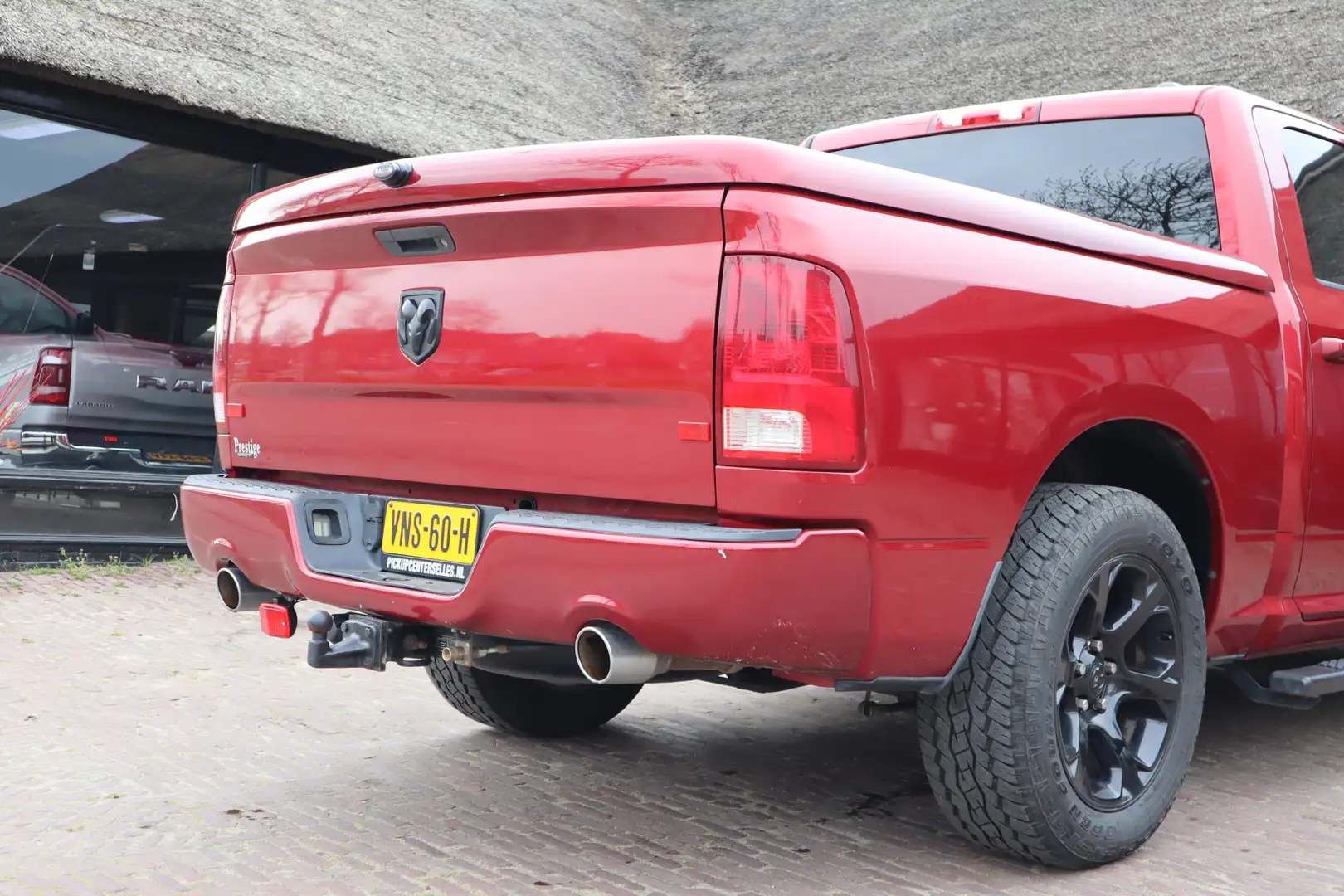 Dodge RAM 1500 5.7 V8 Crew Cab | 6 Persoons | LPG Onderbouw Rouge - 2
