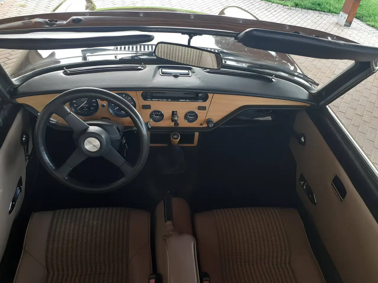 Triumph Spitfire 1500, foto 1