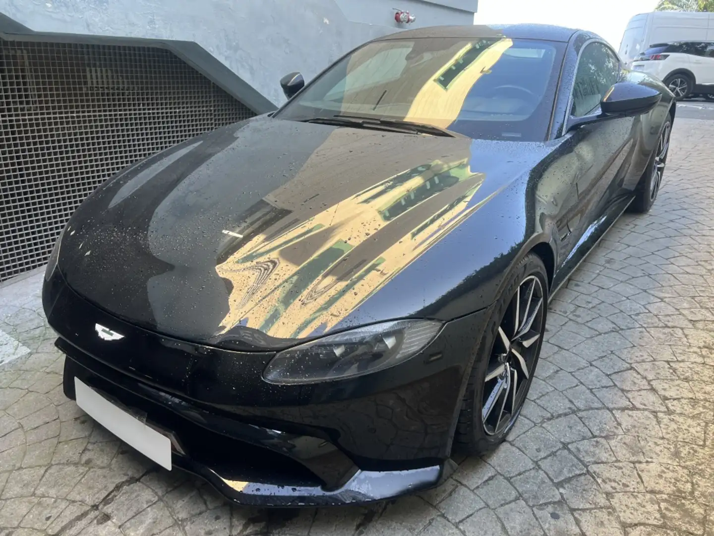 Aston Martin Vantage Negro - 2