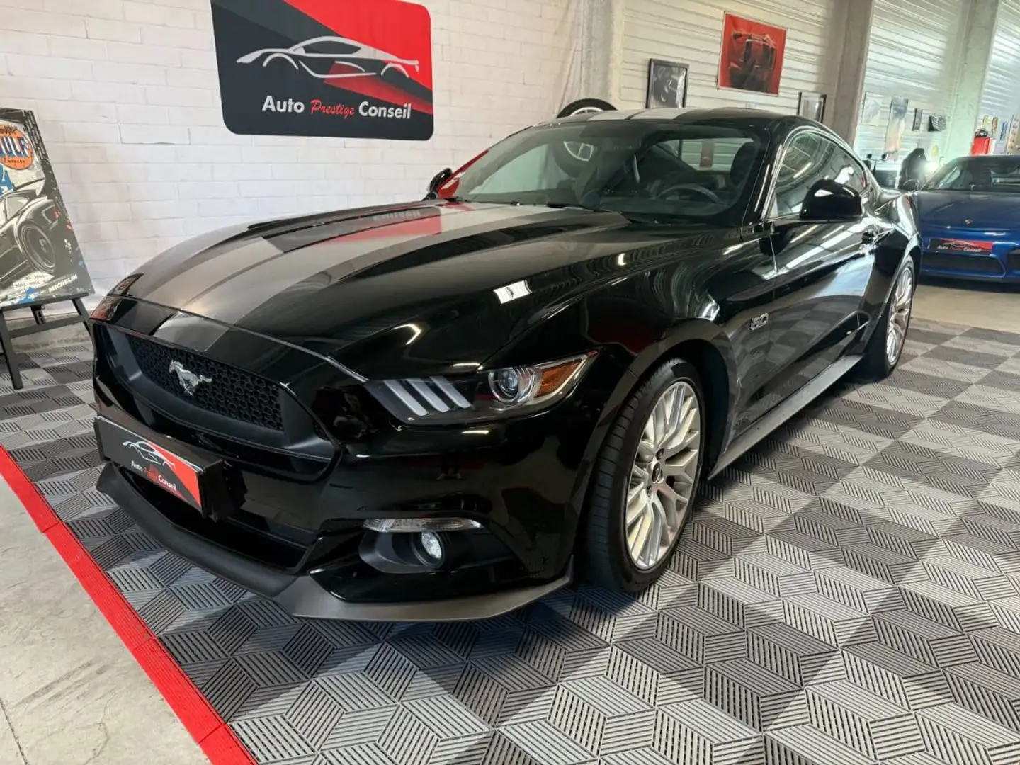 Ford Mustang FASTBACK V8 5.0 421 GT Noir - 2