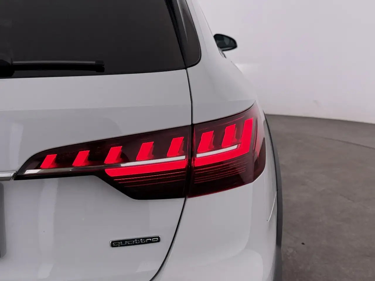 Audi A4 quattro 40 TDI Aut MATRIX STANDHZG AHK, миниатюра 11