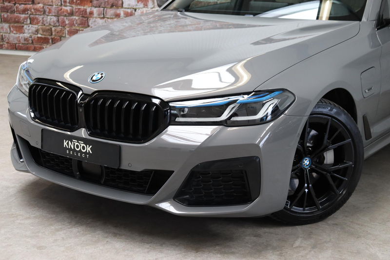 BMW 530 5-serie Touring 530e xDrive High Executive M Sport — photo 2