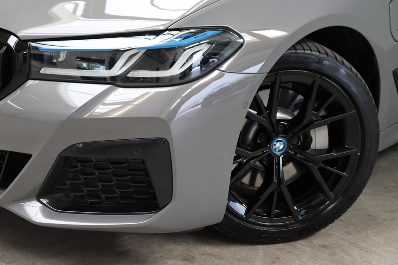 BMW 530 5-serie Touring 530e xDrive High Executive M Sport — photo 9