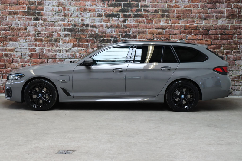 BMW 530 5-serie Touring 530e xDrive High Executive M Sport — photo 3