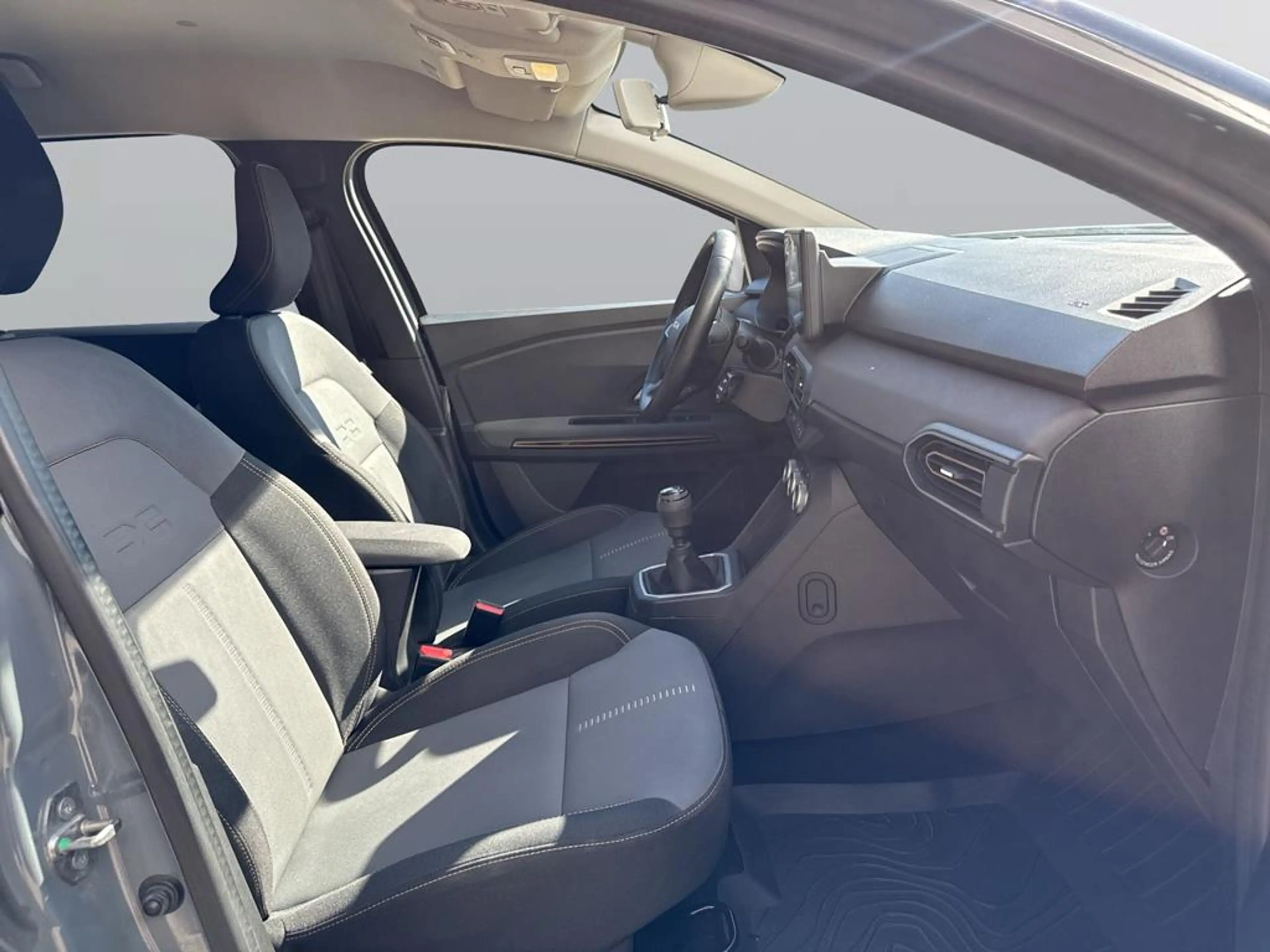 Dacia Jogger 1.0 TCe 100 ECO-G Extreme+ — photo 11