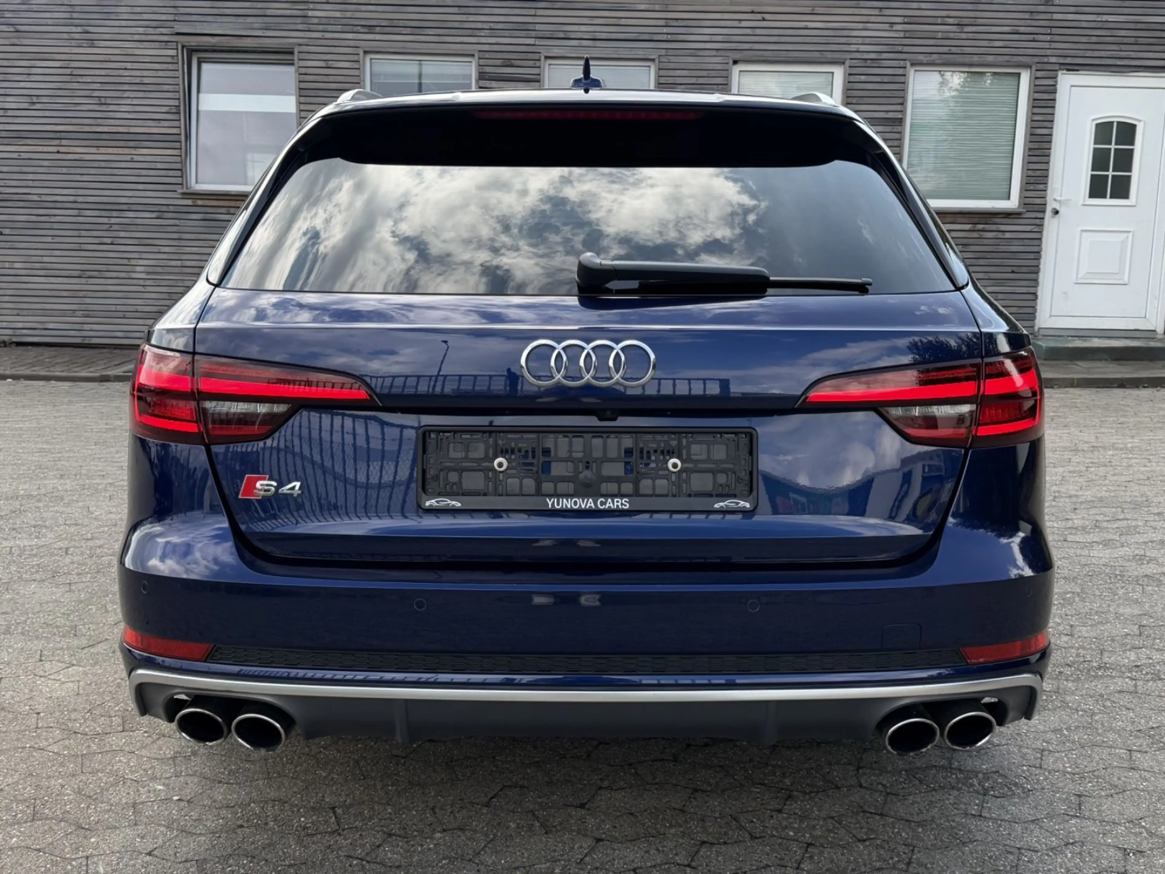 Audi S4 Avant 3.0 TFSI quattro B&O AHK LED Alcantara — photo 6