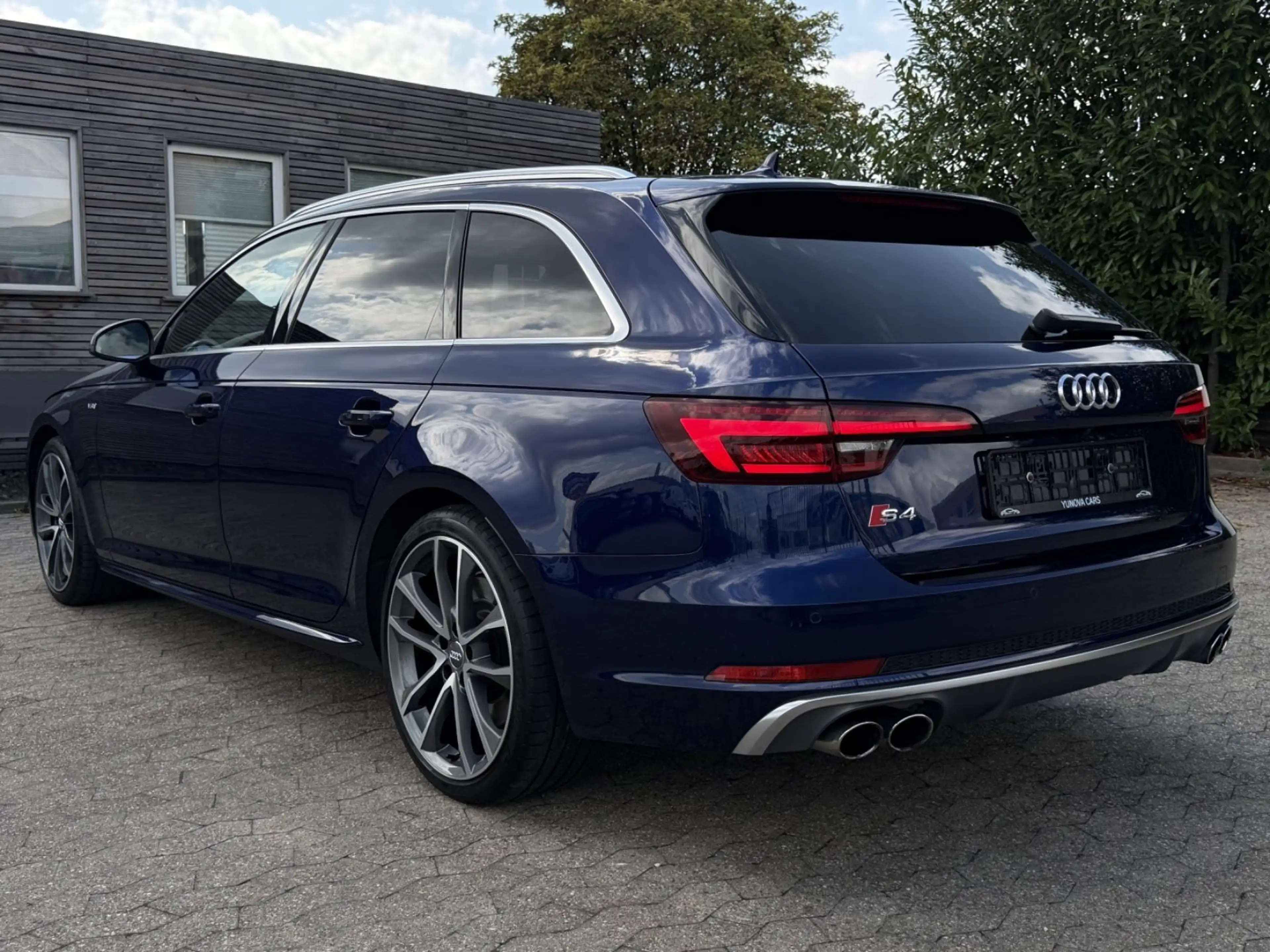 Audi S4 Avant 3.0 TFSI quattro B&O AHK LED Alcantara — photo 5