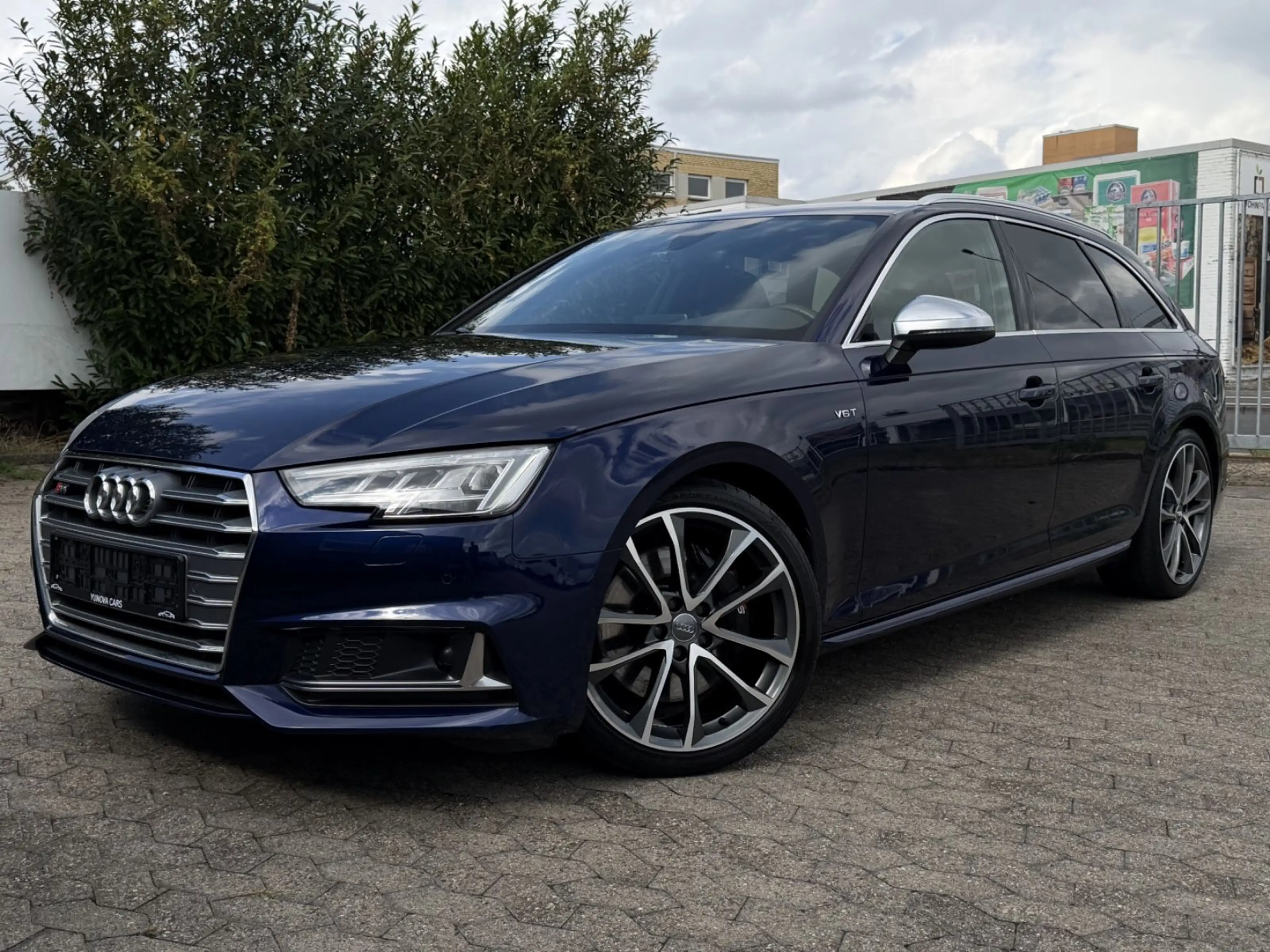 Audi S4 Avant 3.0 TFSI quattro B&O AHK LED Alcantara — photo 3