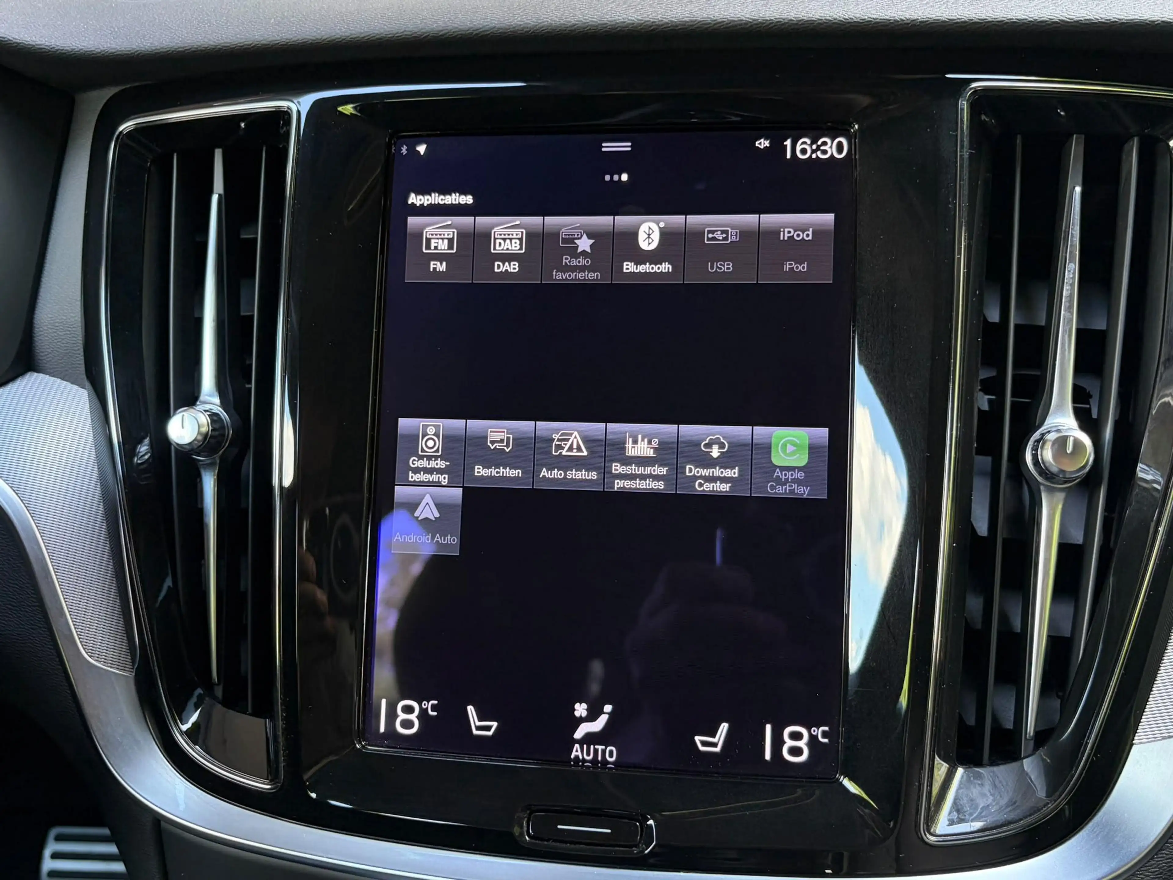 Volvo S60 2.0 Recharge T8 AWD R-Design POLESTAR — photo 9