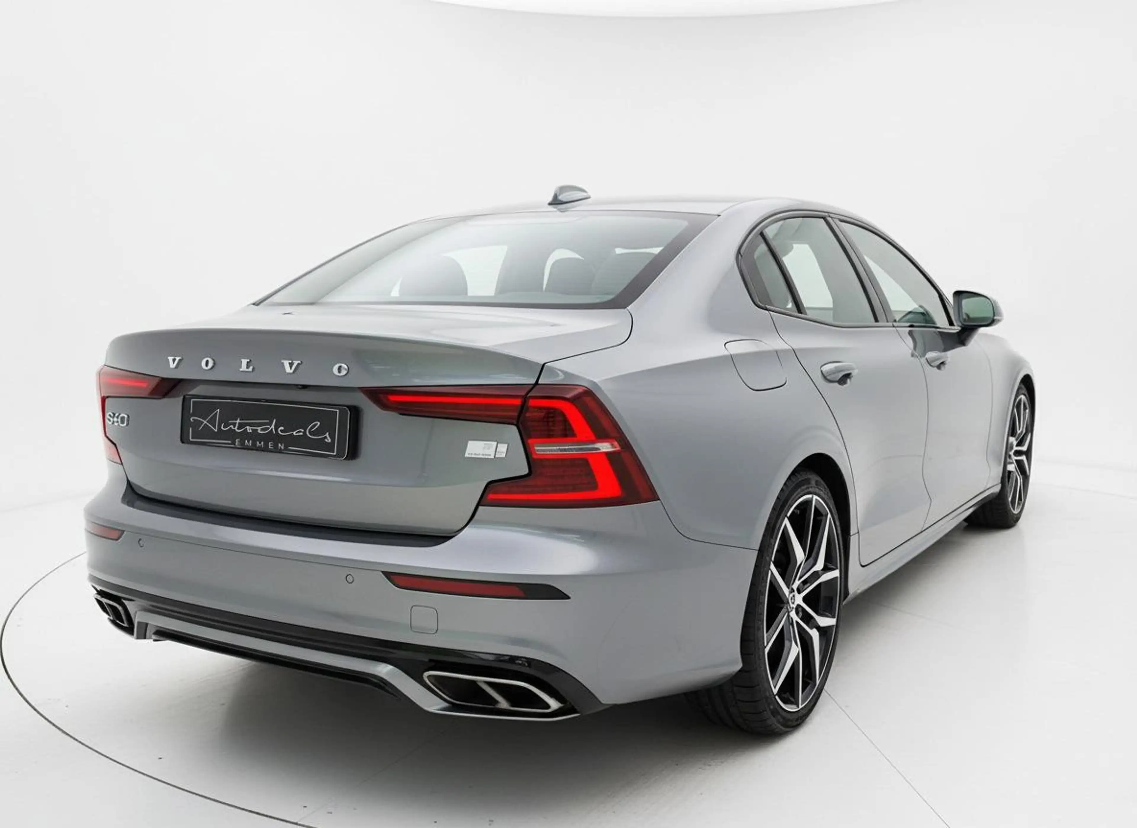 Volvo S60 2.0 Recharge T8 AWD R-Design POLESTAR — photo 3