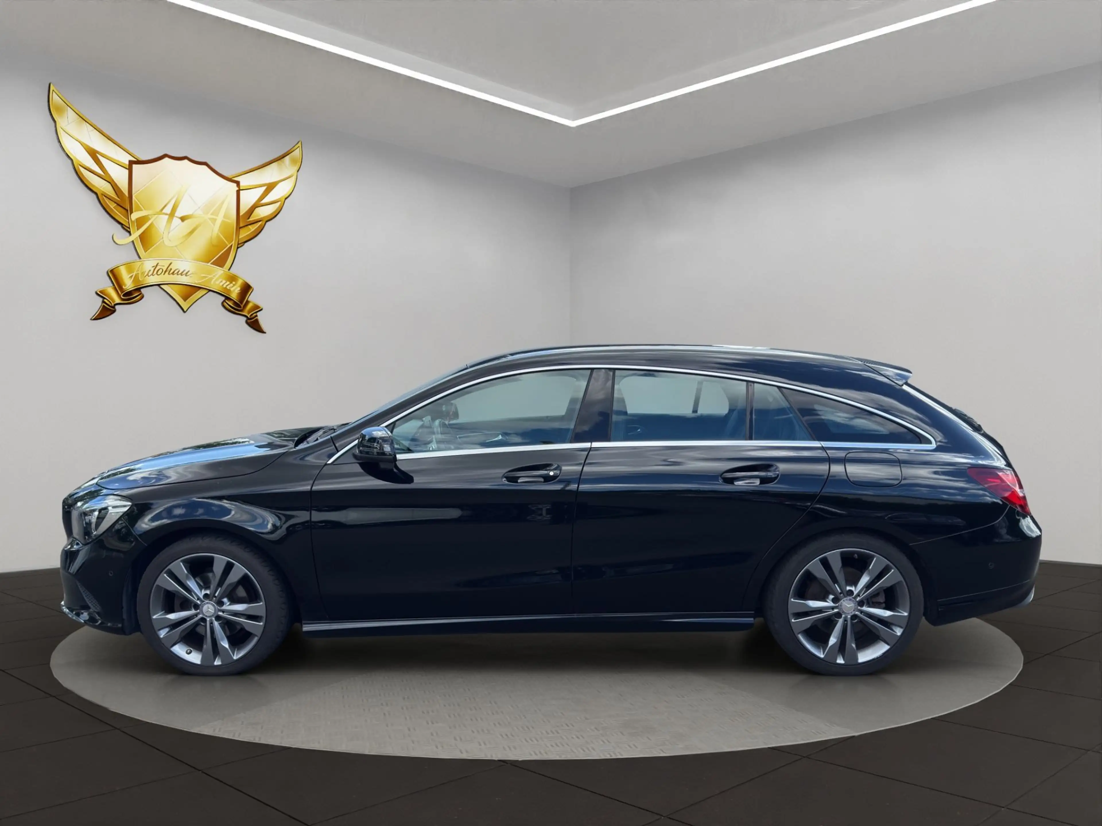 Mercedes-Benz CLA 180 Shooting Brake Score — photo 2