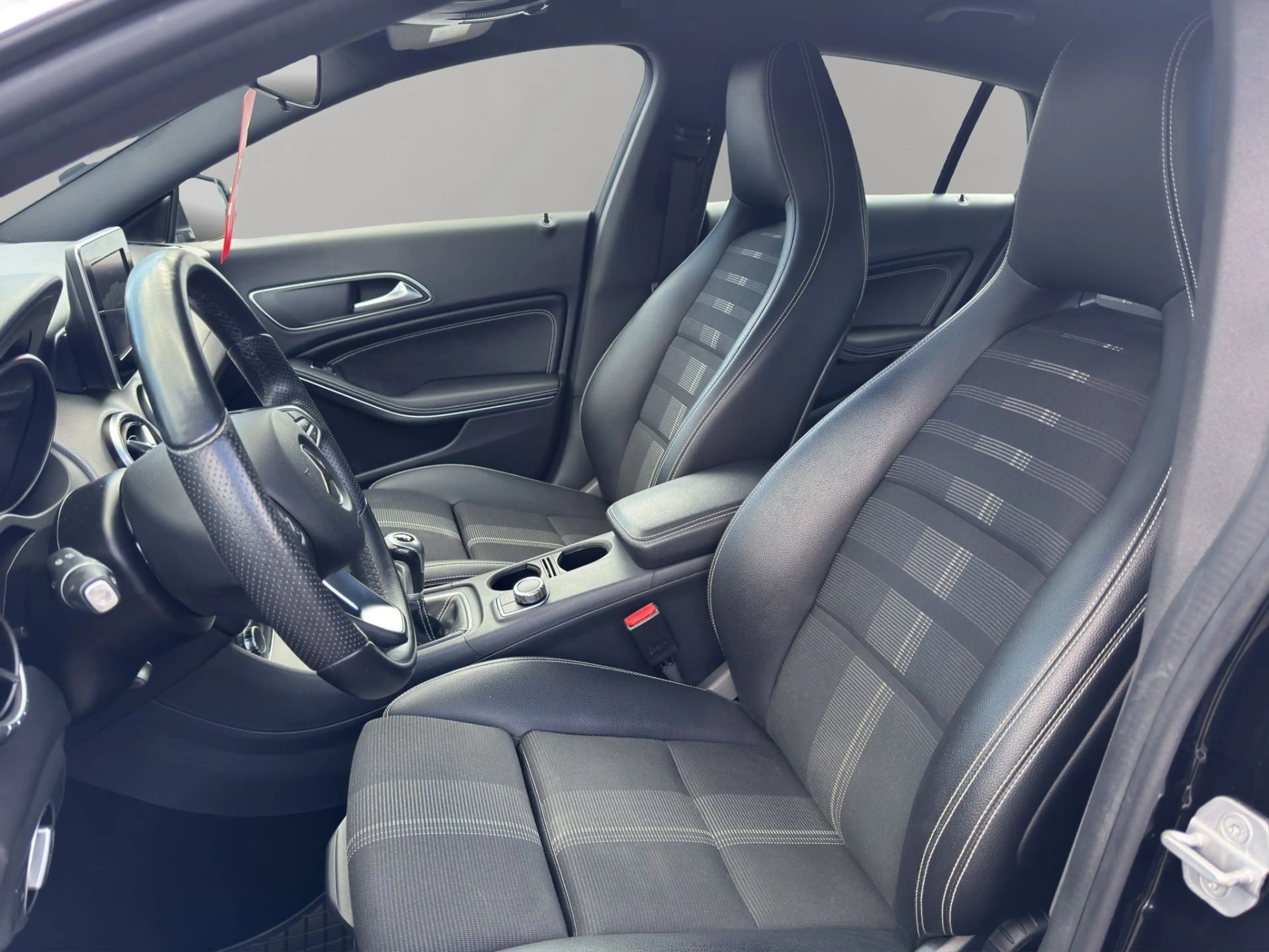 Mercedes-Benz CLA 180 Shooting Brake Score — photo 11