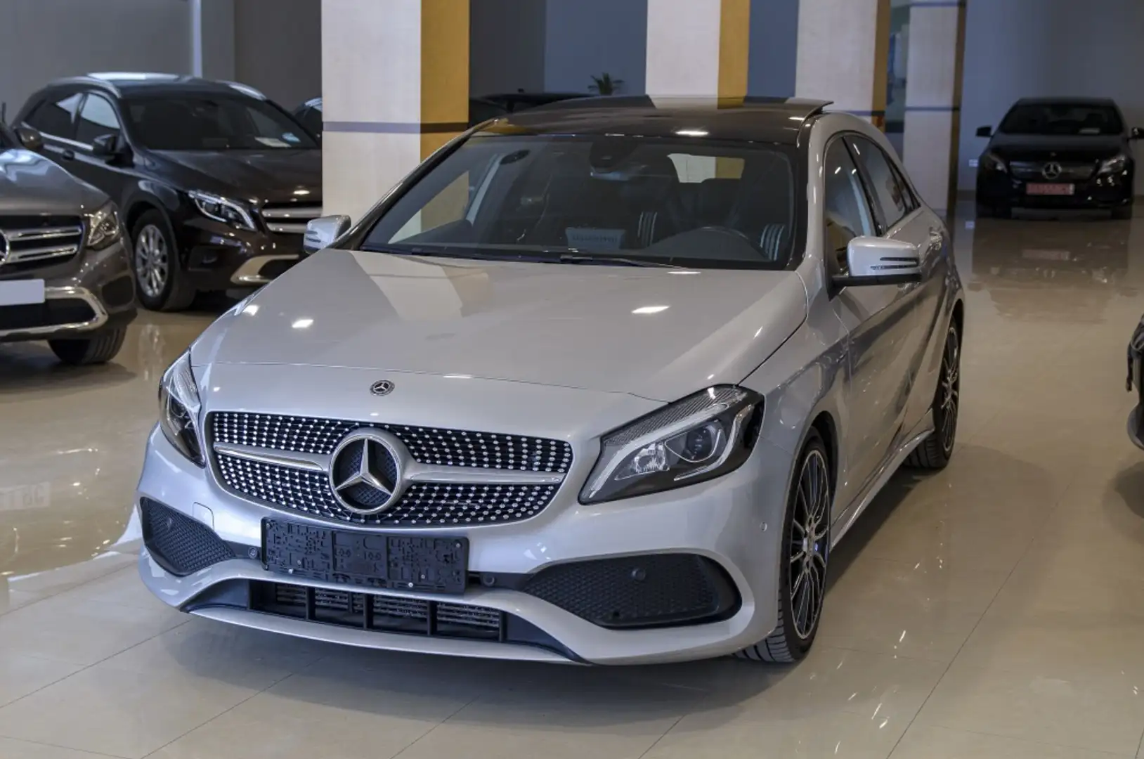 Mercedes-Benz A 200 200d 7G-DCT Grau - 2
