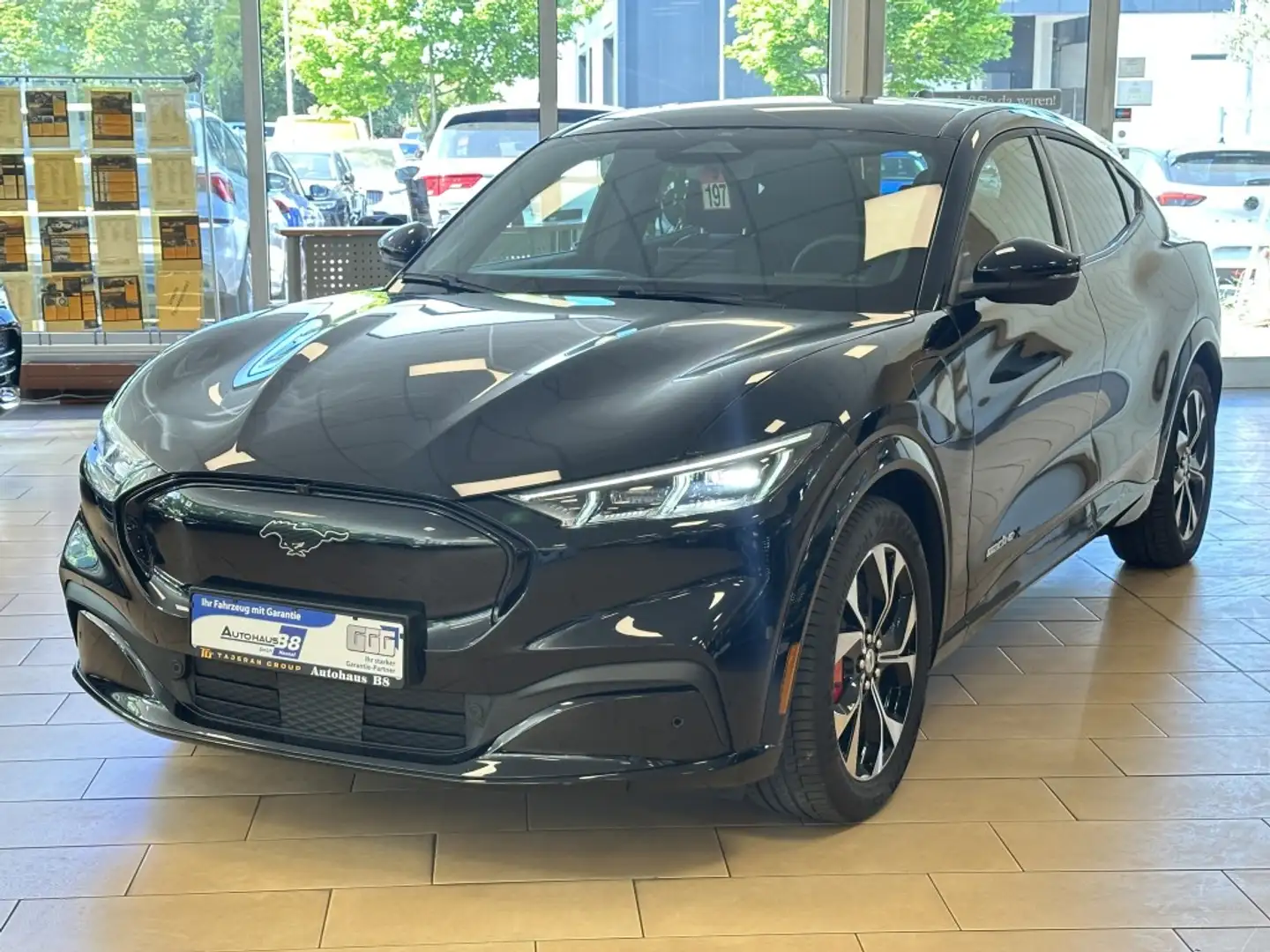 Ford Mustang Mach-E Premium Bang&Olfsen Navi ACC LED 99 kWh Negro - 1