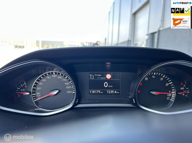 Peugeot 308 SW 1.2 PureTech Allure Pack|CARPLAY|PANO|NAP — photo 13