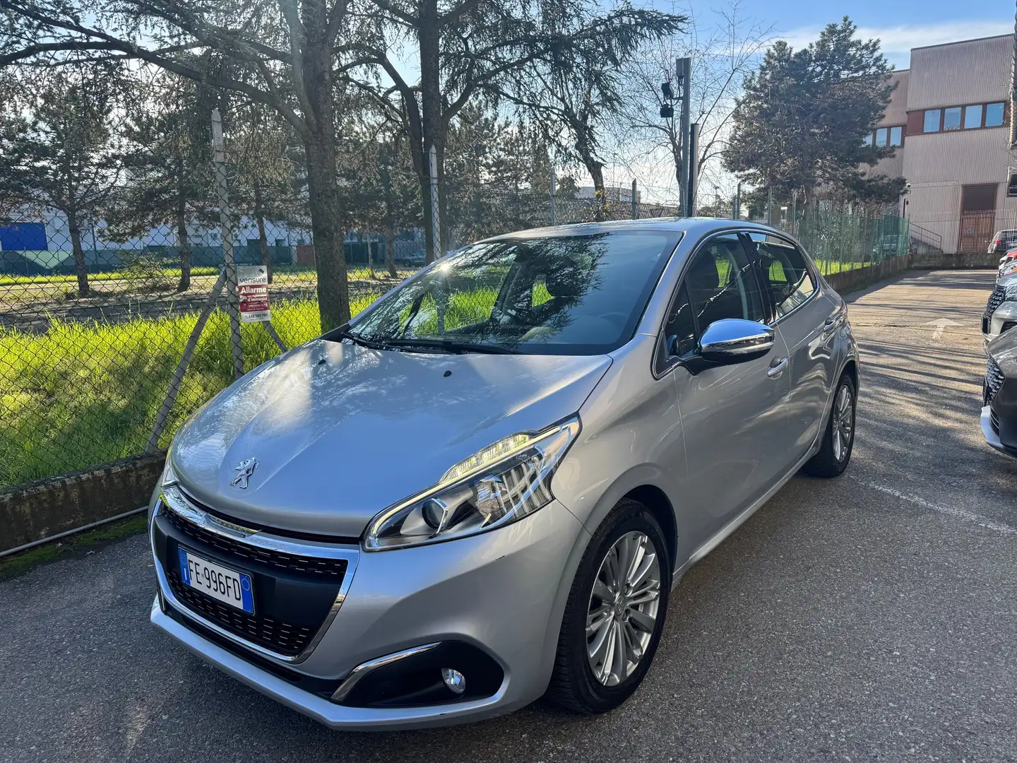 Peugeot 208 208 5p 1.2 puretech Allure 82CV OTTIMO PREZZO Argent - 1