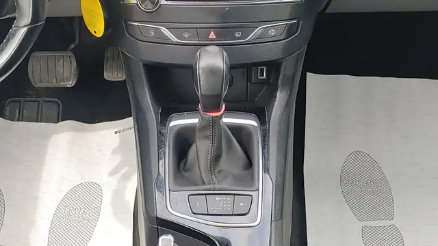 Peugeot 308 view 10