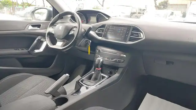 Peugeot 308 view 7