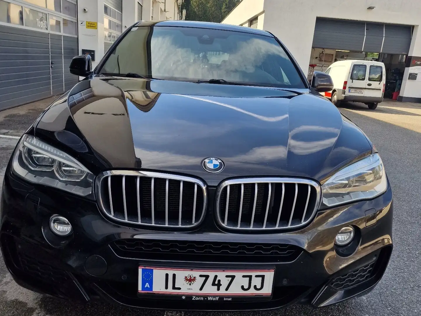 BMW X6 xDrive40d Sport Activity Coupé Aut. Schwarz - 1