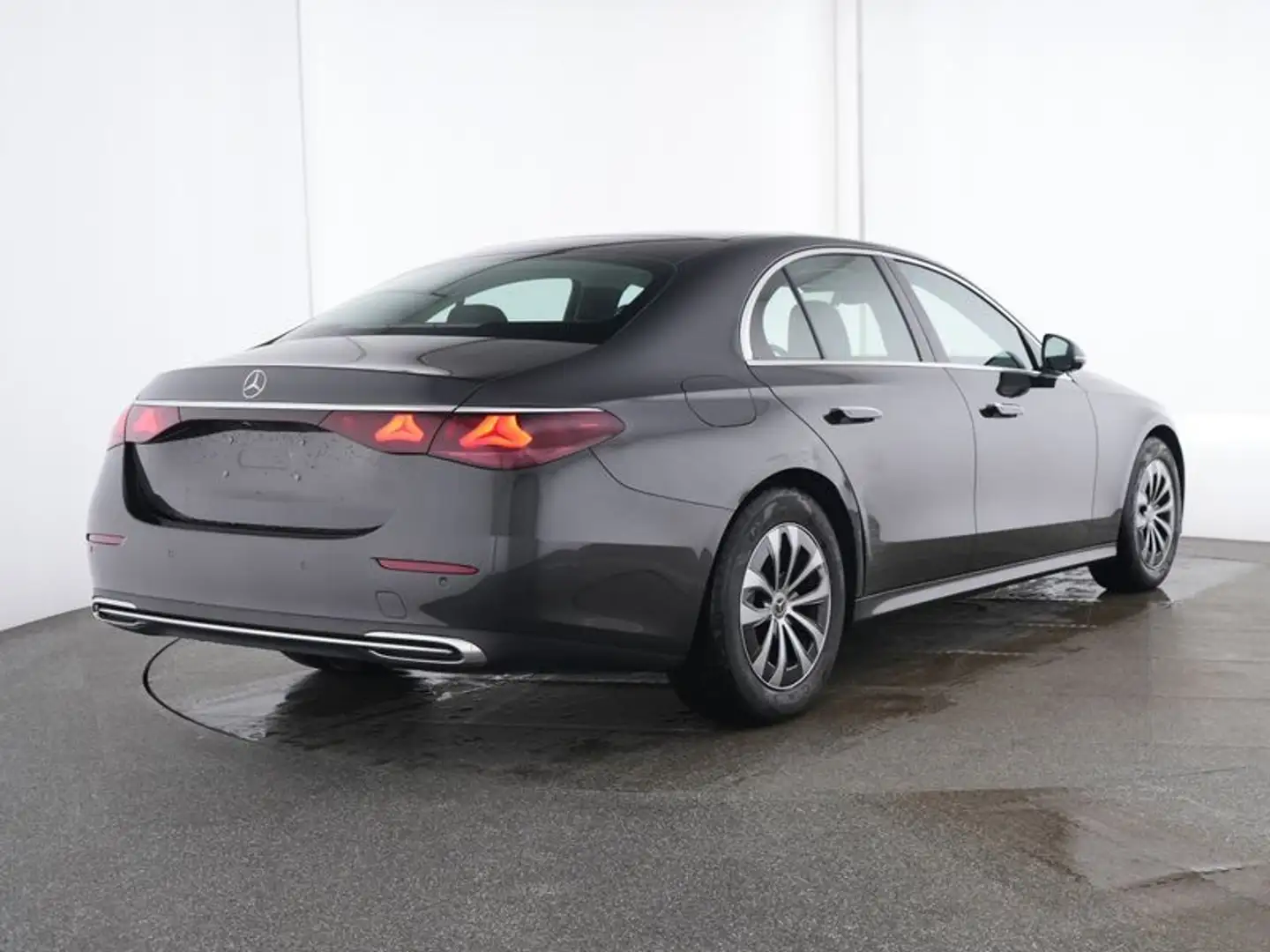 Mercedes-Benz E 220 d Avantgarde Panorama, 360 Camera, Distronic, Pdc, Grau - 2