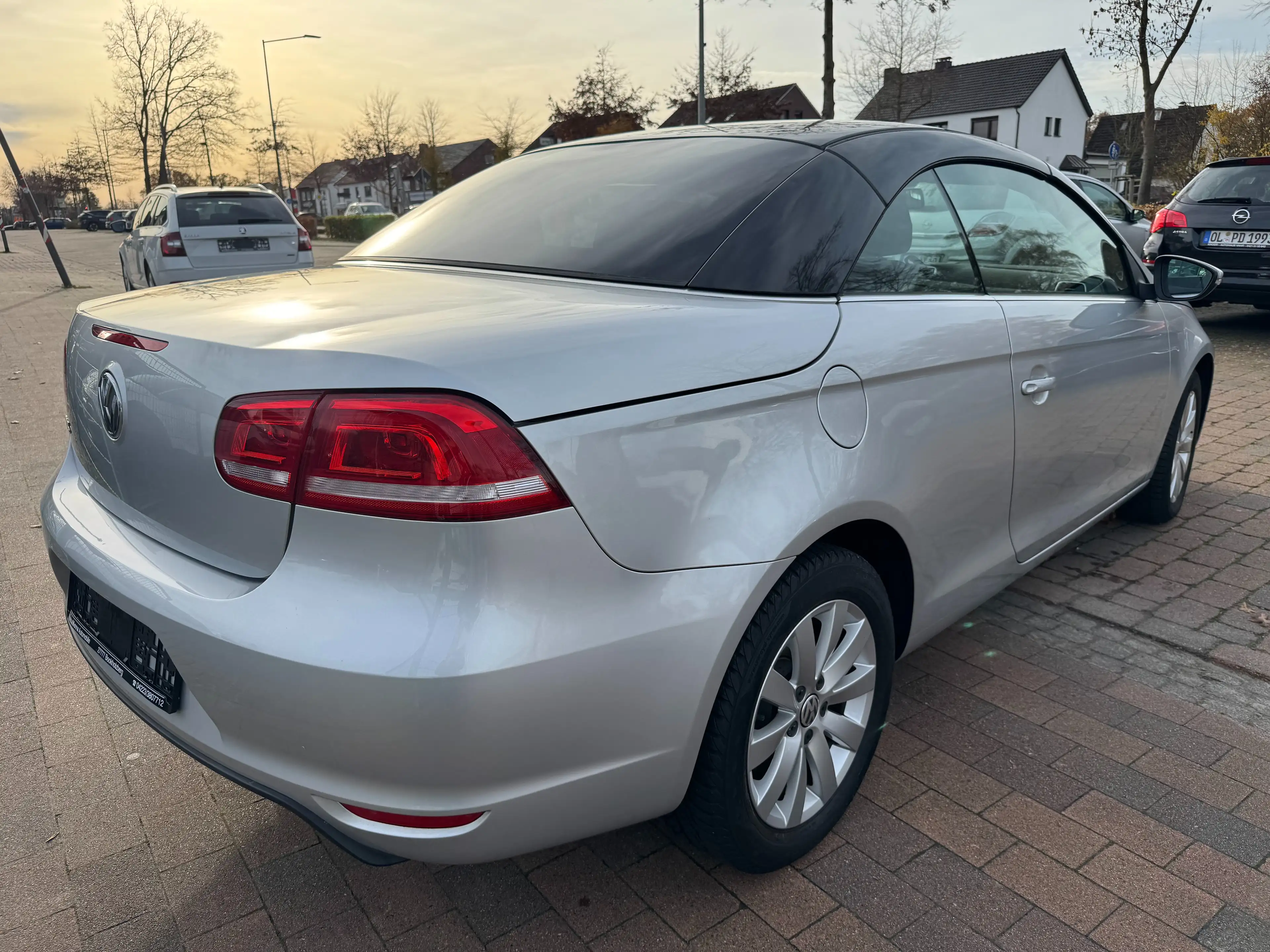 Volkswagen Eos Basis-Cabiro+NAV-Shzg — photo 9