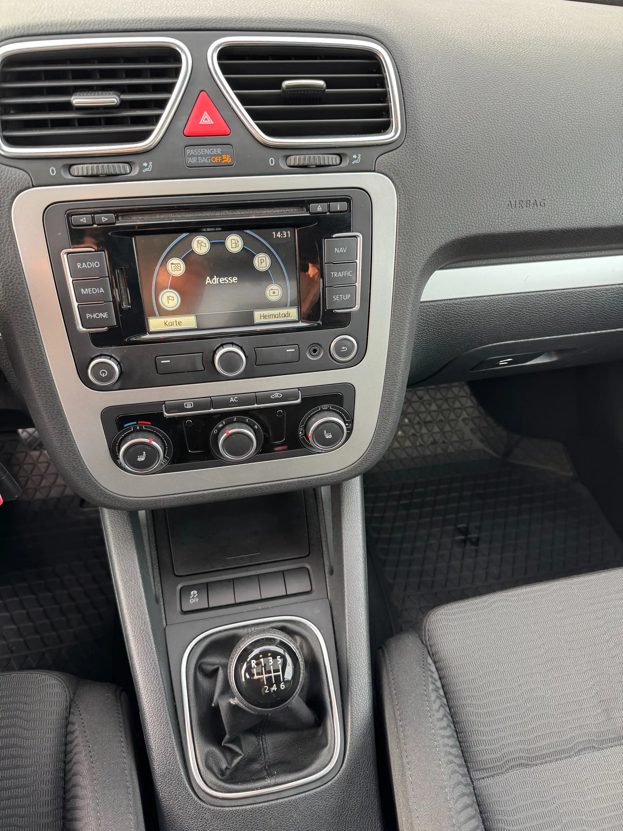 Volkswagen Eos Basis-Cabiro+NAV-Shzg — photo 15