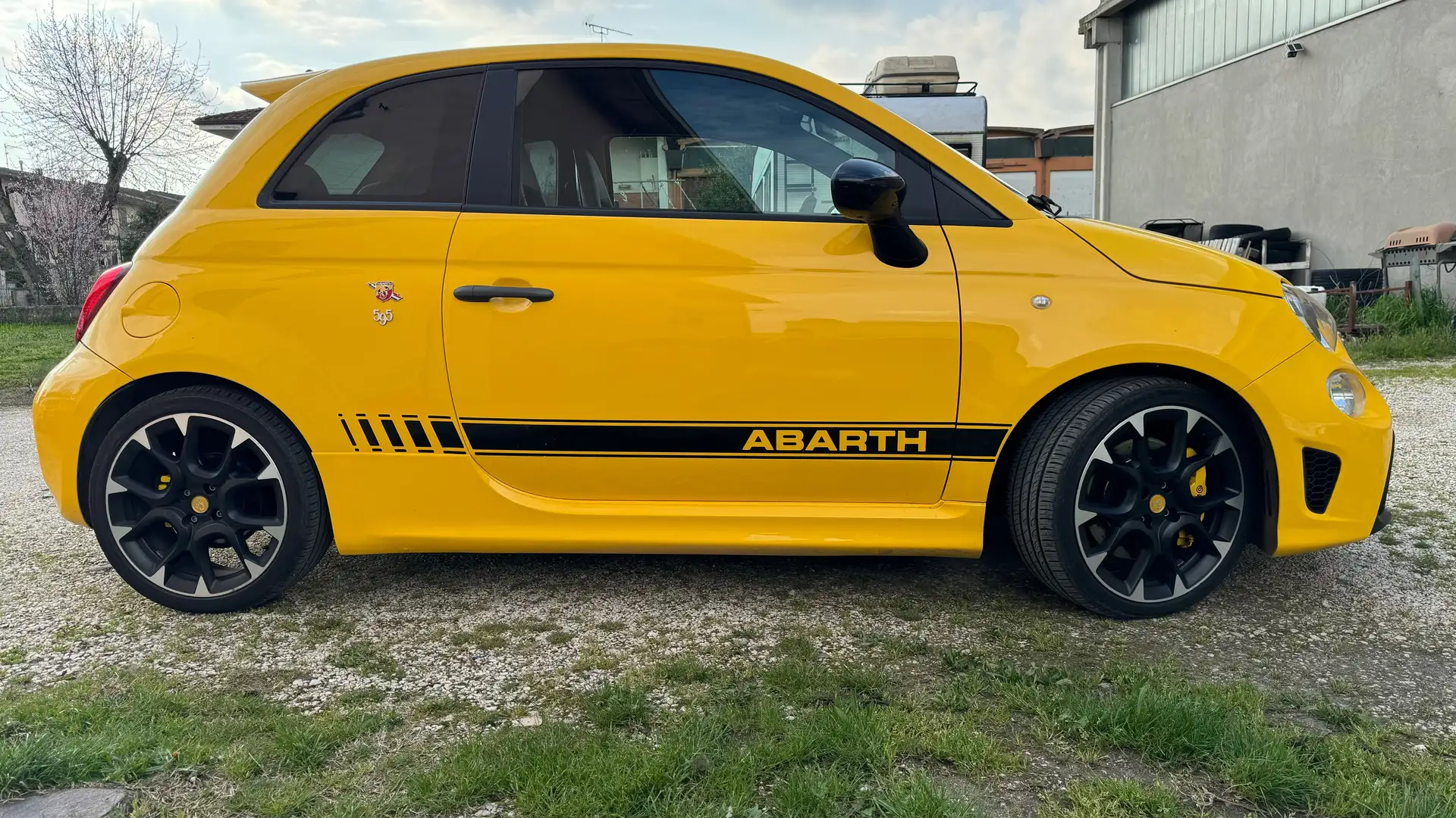 Abarth 595 Competizione žuta - 2