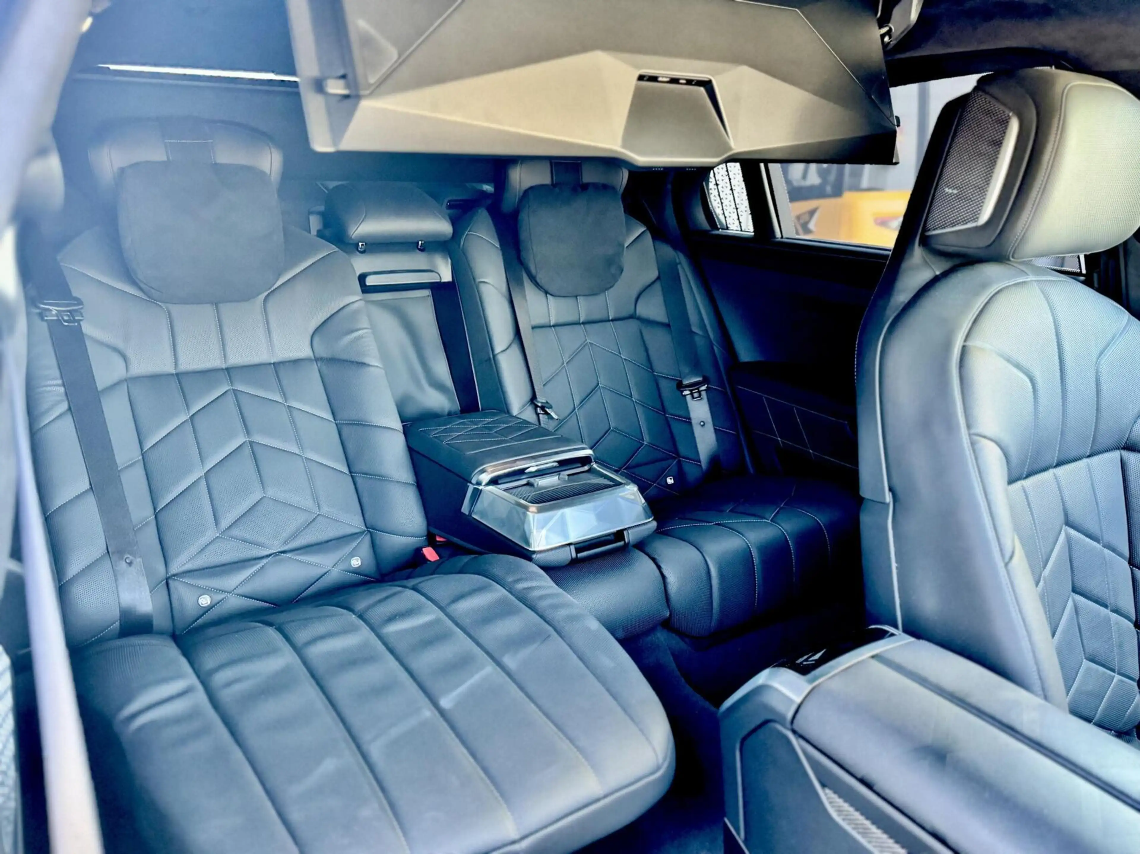 BMW i7 M70 xDrive 106 kWh|Executive Lounge|Bowers & Wilki — photo 9
