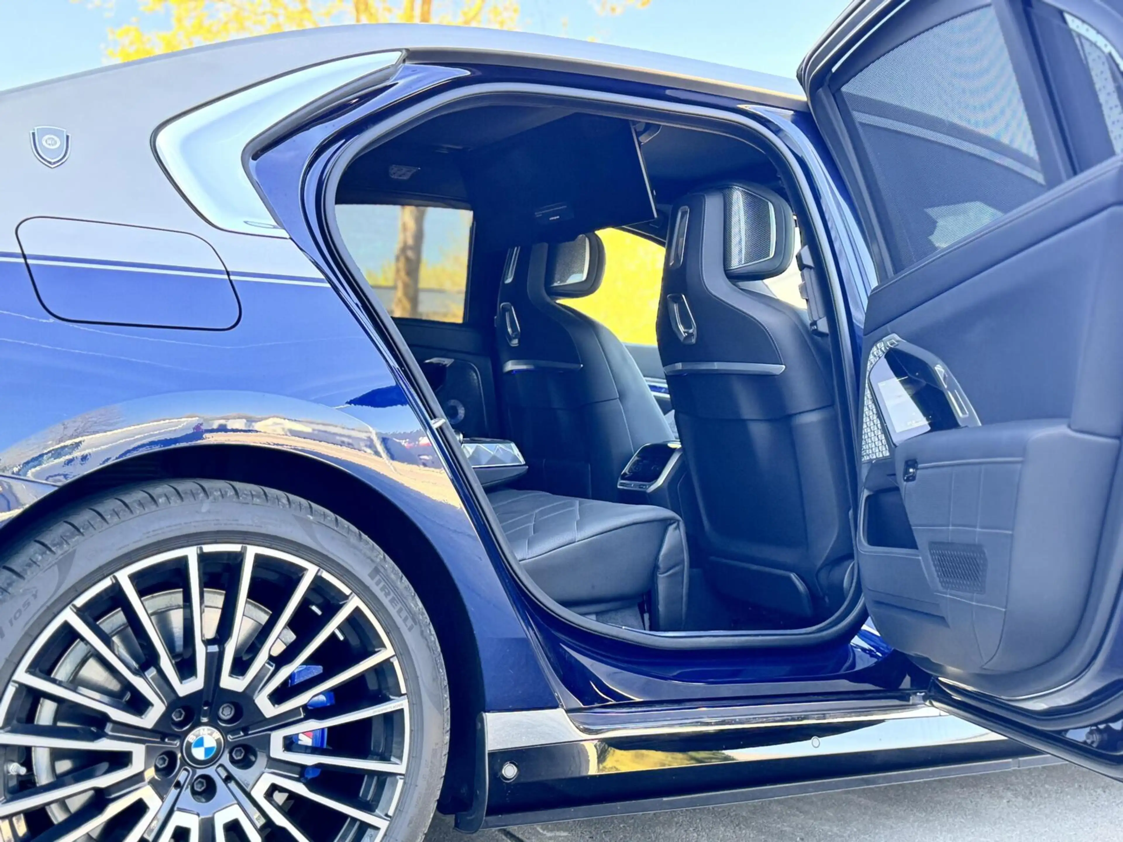 BMW i7 M70 xDrive 106 kWh|Executive Lounge|Bowers & Wilki — photo 8