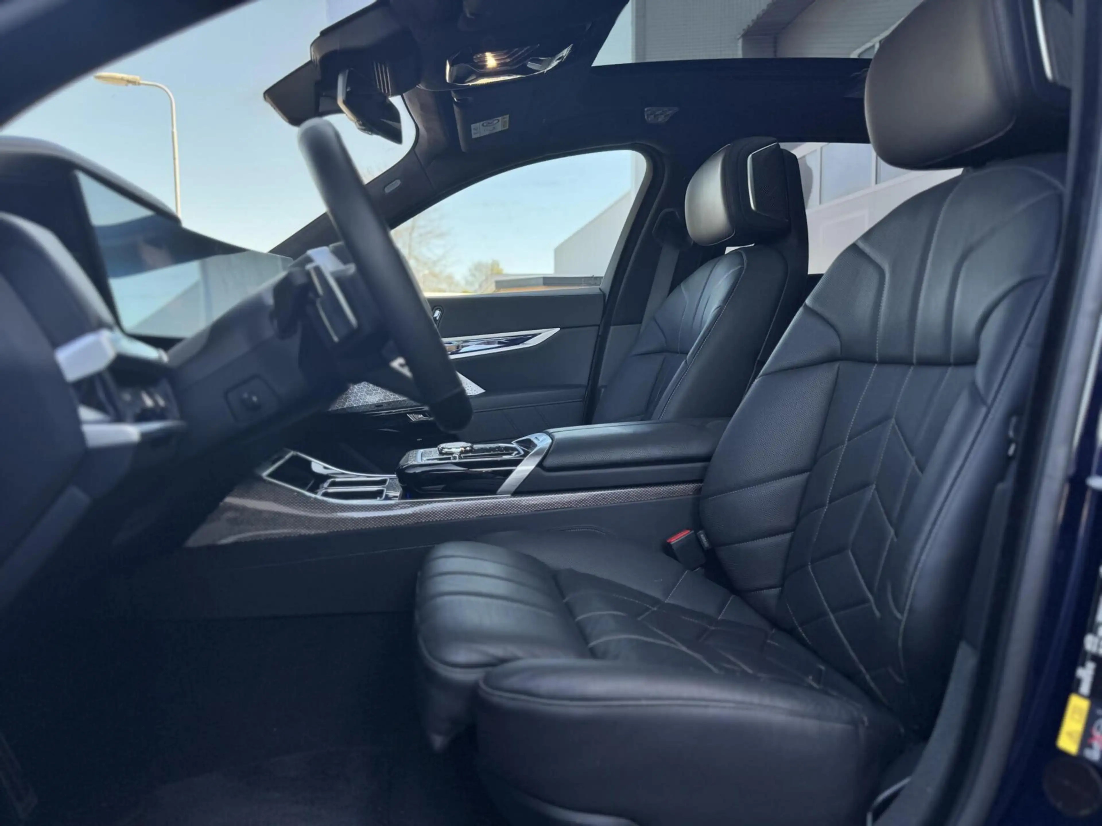 BMW i7 M70 xDrive 106 kWh|Executive Lounge|Bowers & Wilki — photo 4