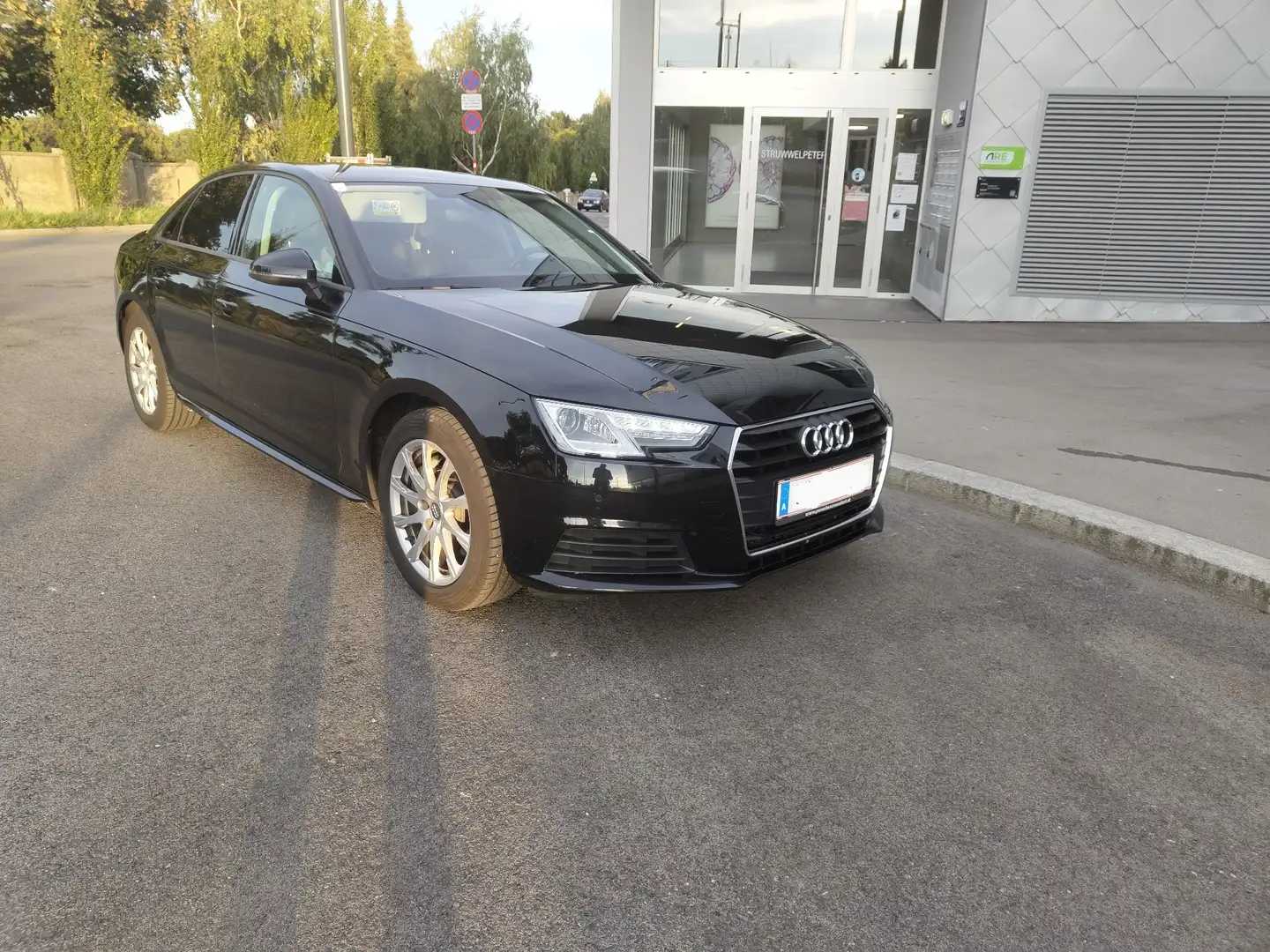 Audi A4 2,0 TDI S-tronic - 1