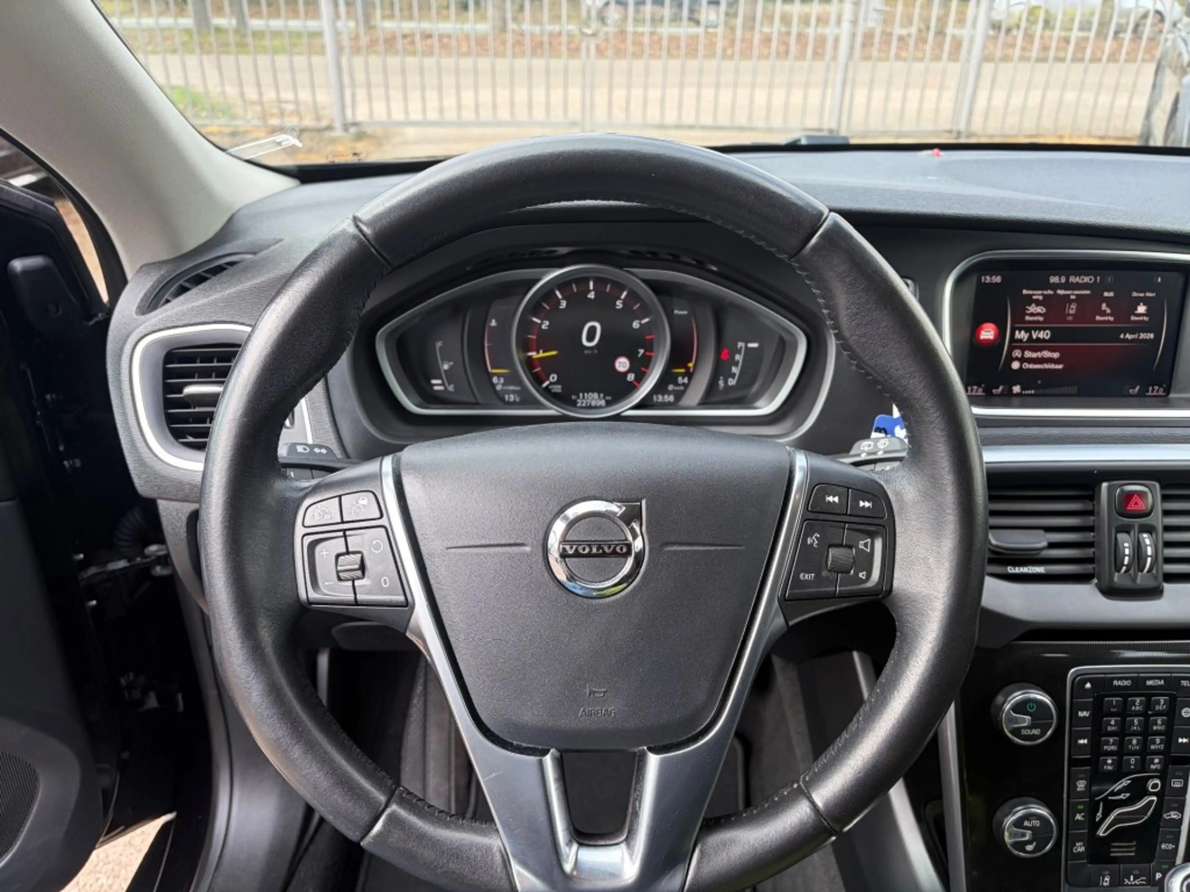 Volvo V40 Cross Country T3 Nordic+ Adapt. Cruise — photo 10