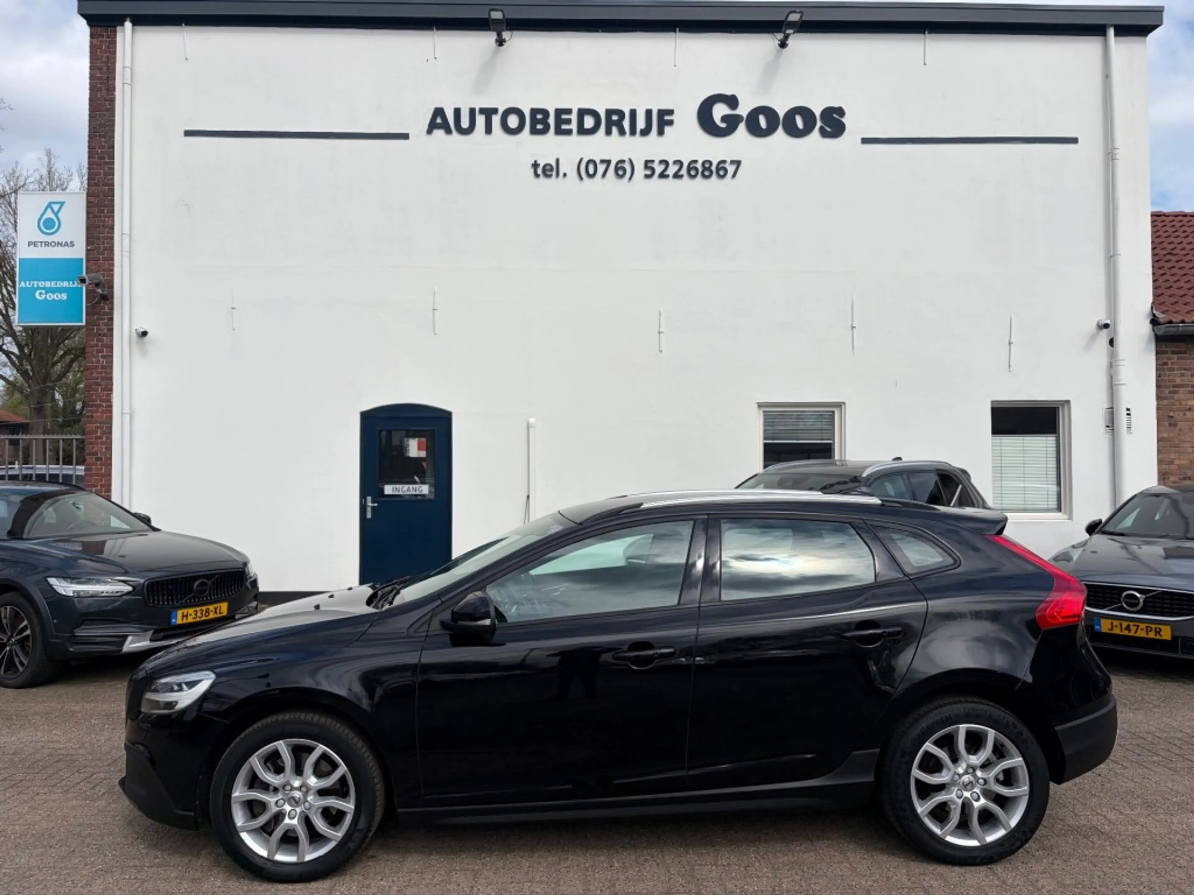 Volvo V40 Cross Country T3 Nordic+ Adapt. Cruise — photo 2