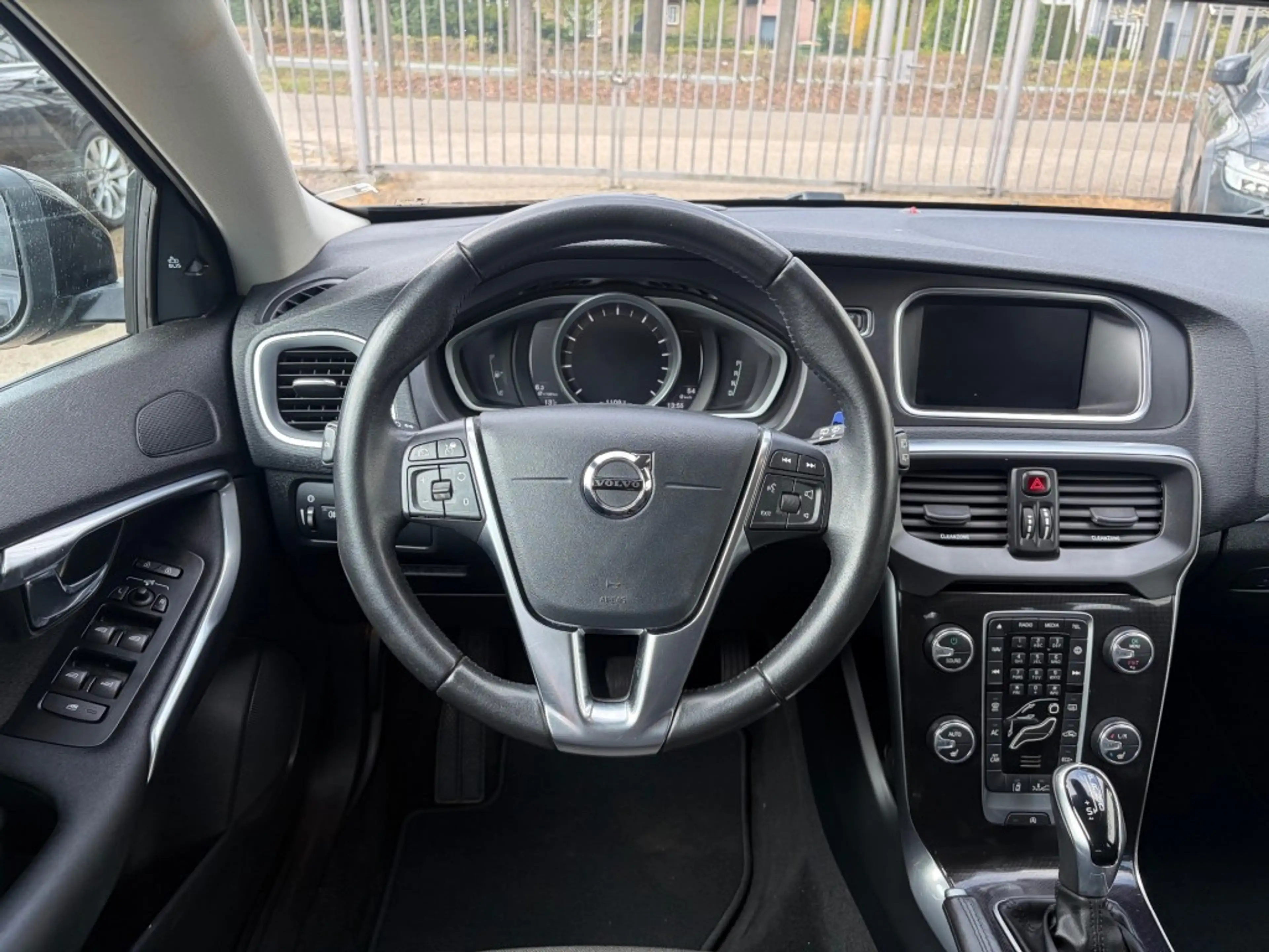 Volvo V40 Cross Country T3 Nordic+ Adapt. Cruise — photo 8