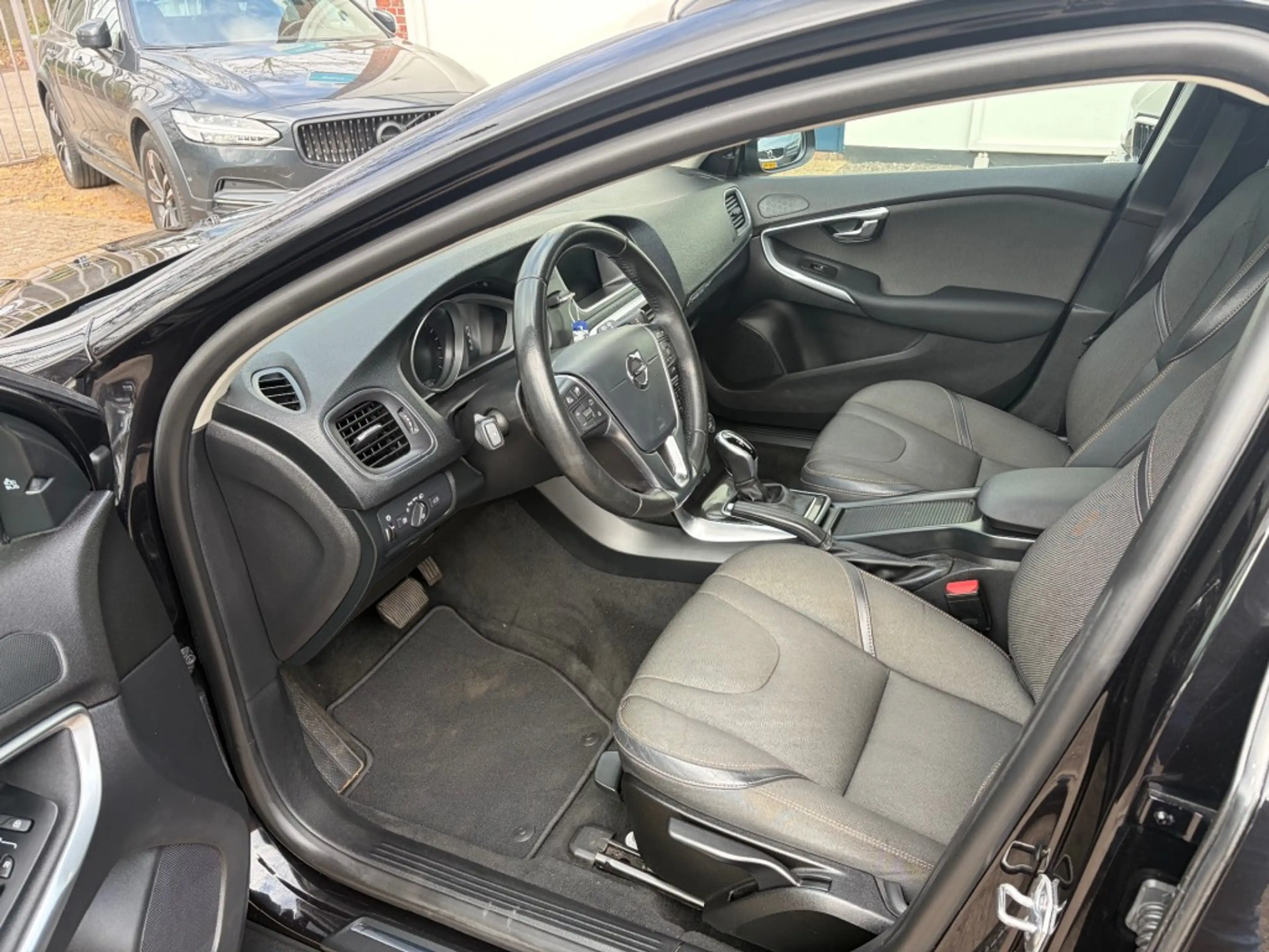 Volvo V40 Cross Country T3 Nordic+ Adapt. Cruise — photo 7