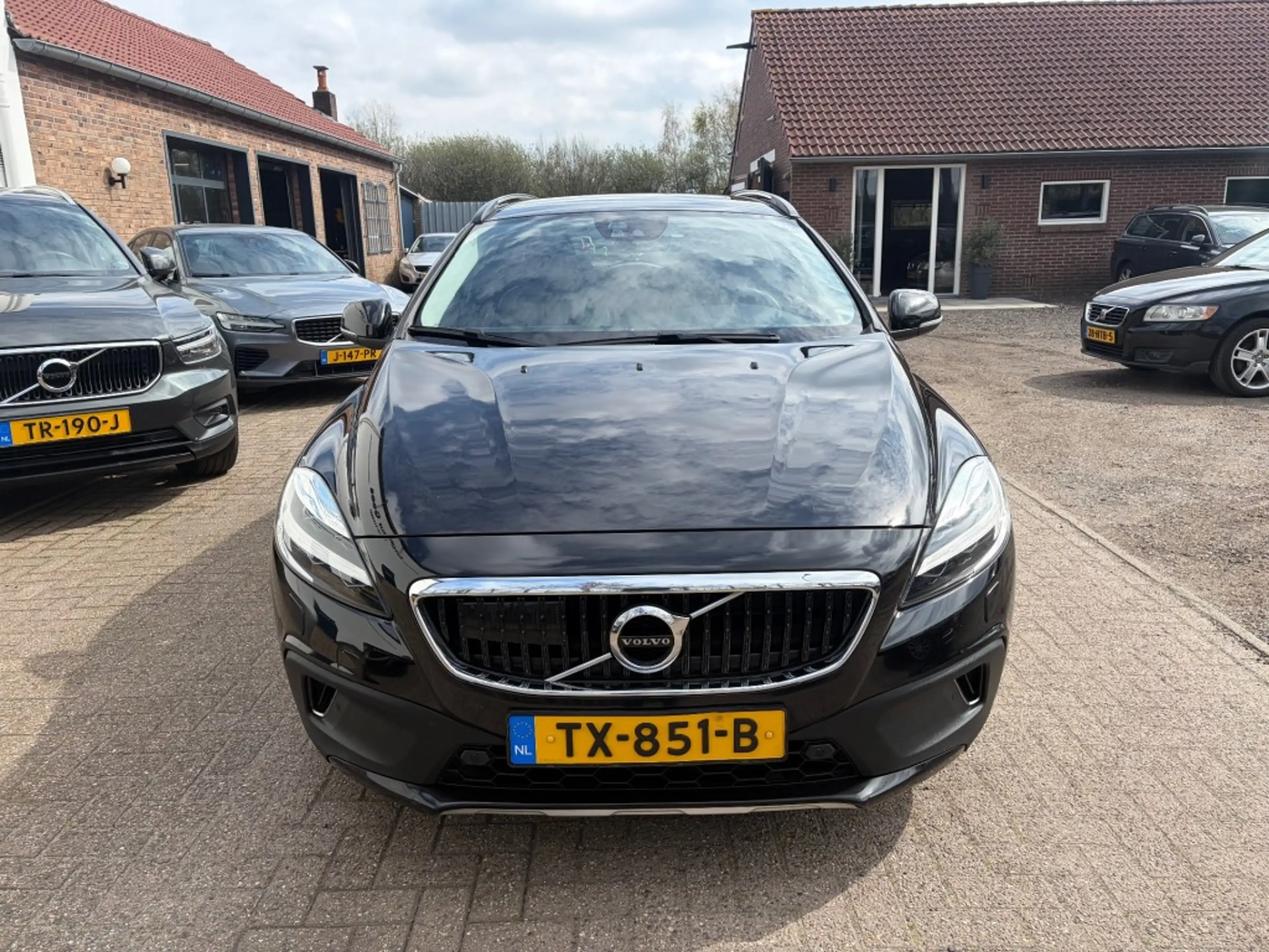 Volvo V40 Cross Country T3 Nordic+ Adapt. Cruise — photo 3