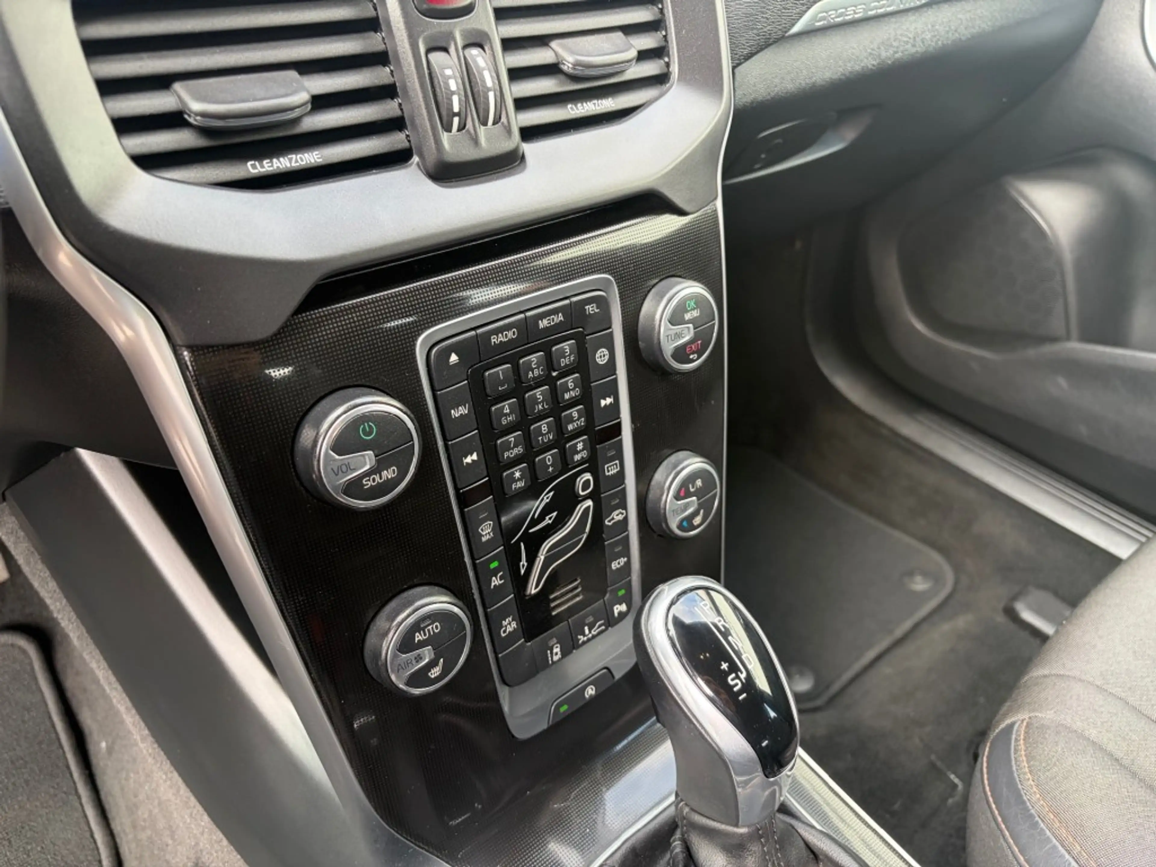 Volvo V40 Cross Country T3 Nordic+ Adapt. Cruise — photo 14