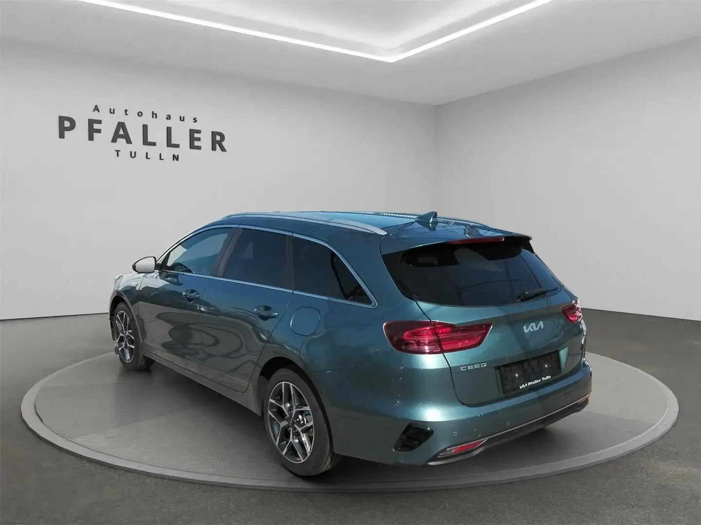 Kia Ceed / cee'd ceed SW 1,5 TGDI Silber 48V DCT + P2 Grau - 2