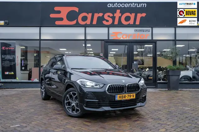 BMW X2 SDrive18i High Executive|Navi|Camera|18''