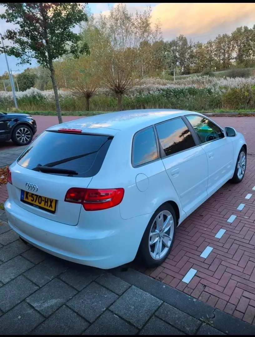 Audi A3 1.4 TFSI Ambiente SPORTBACK Wit - 2